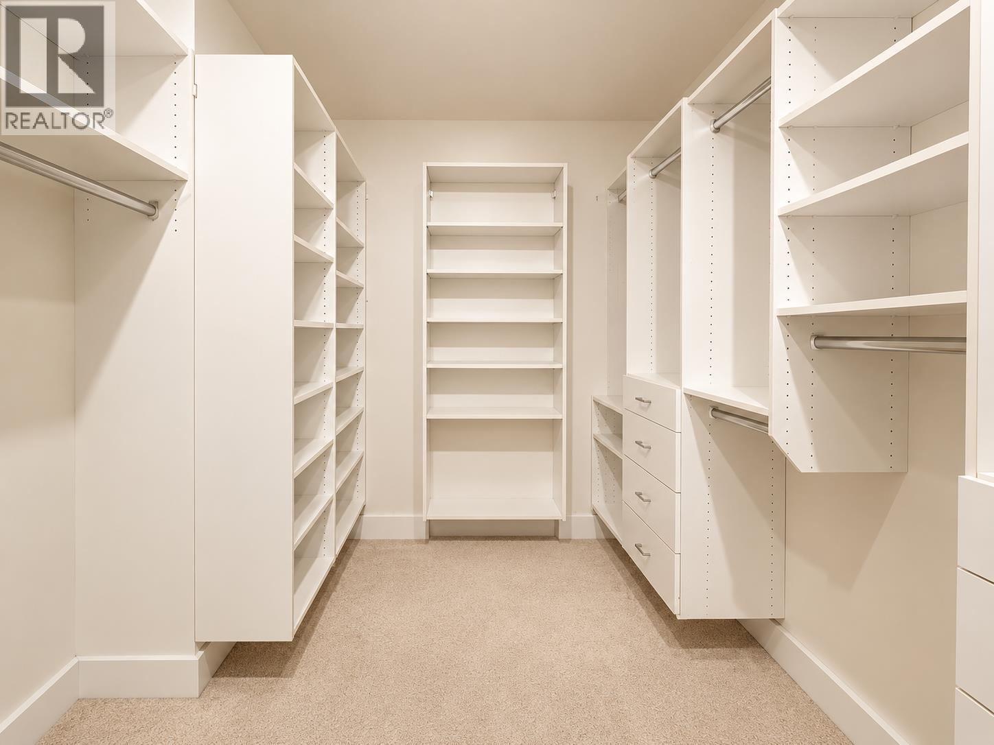1448 Sandhurst Place Property Photo 10