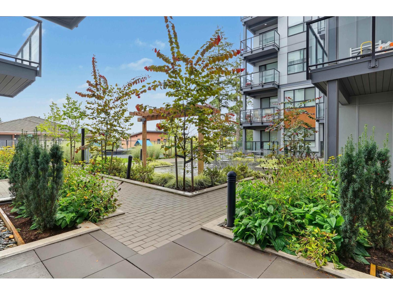 602 13458 95 AVENUE Property Photo 1