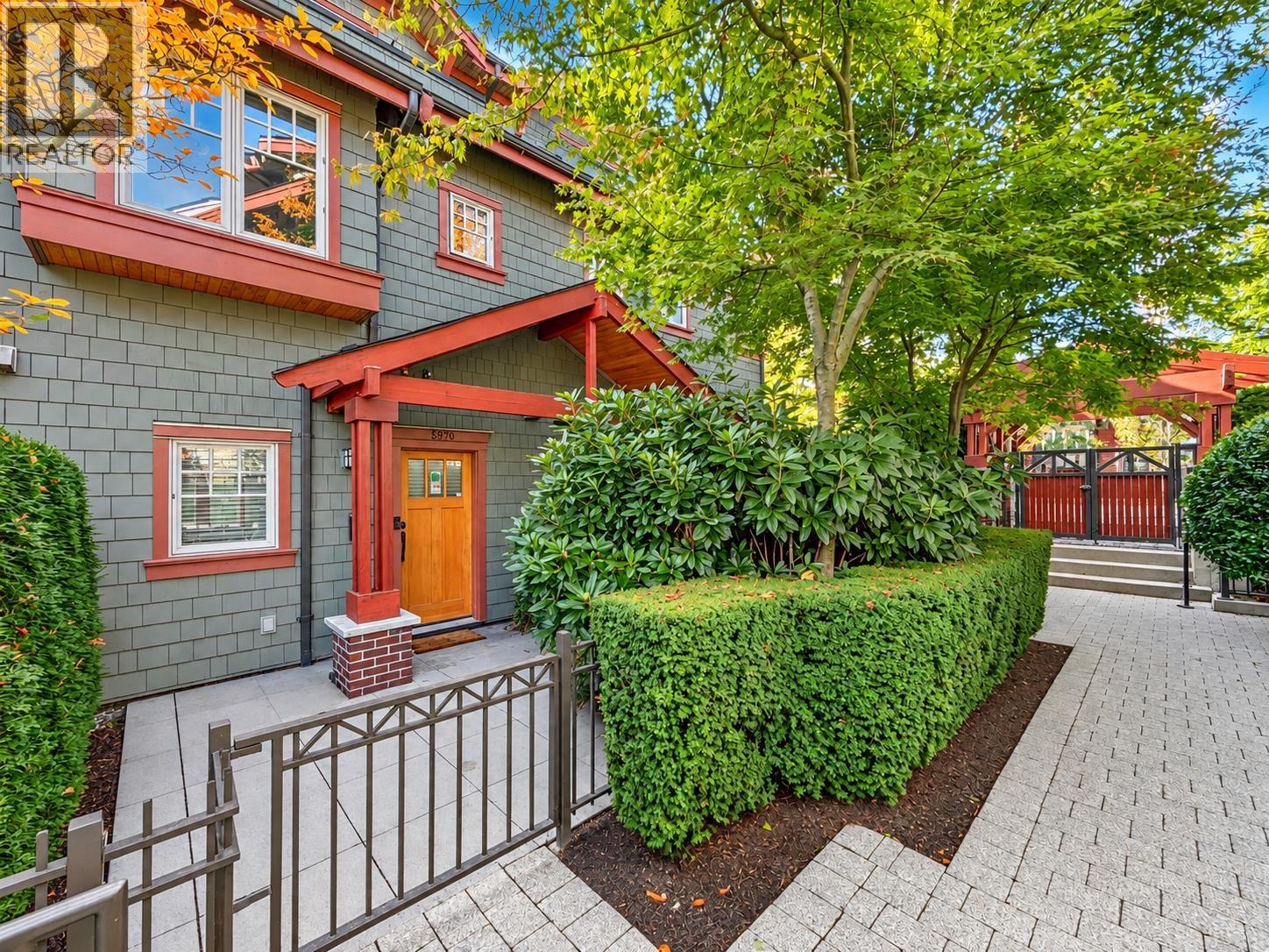5978 Oak Street Property Photo 1