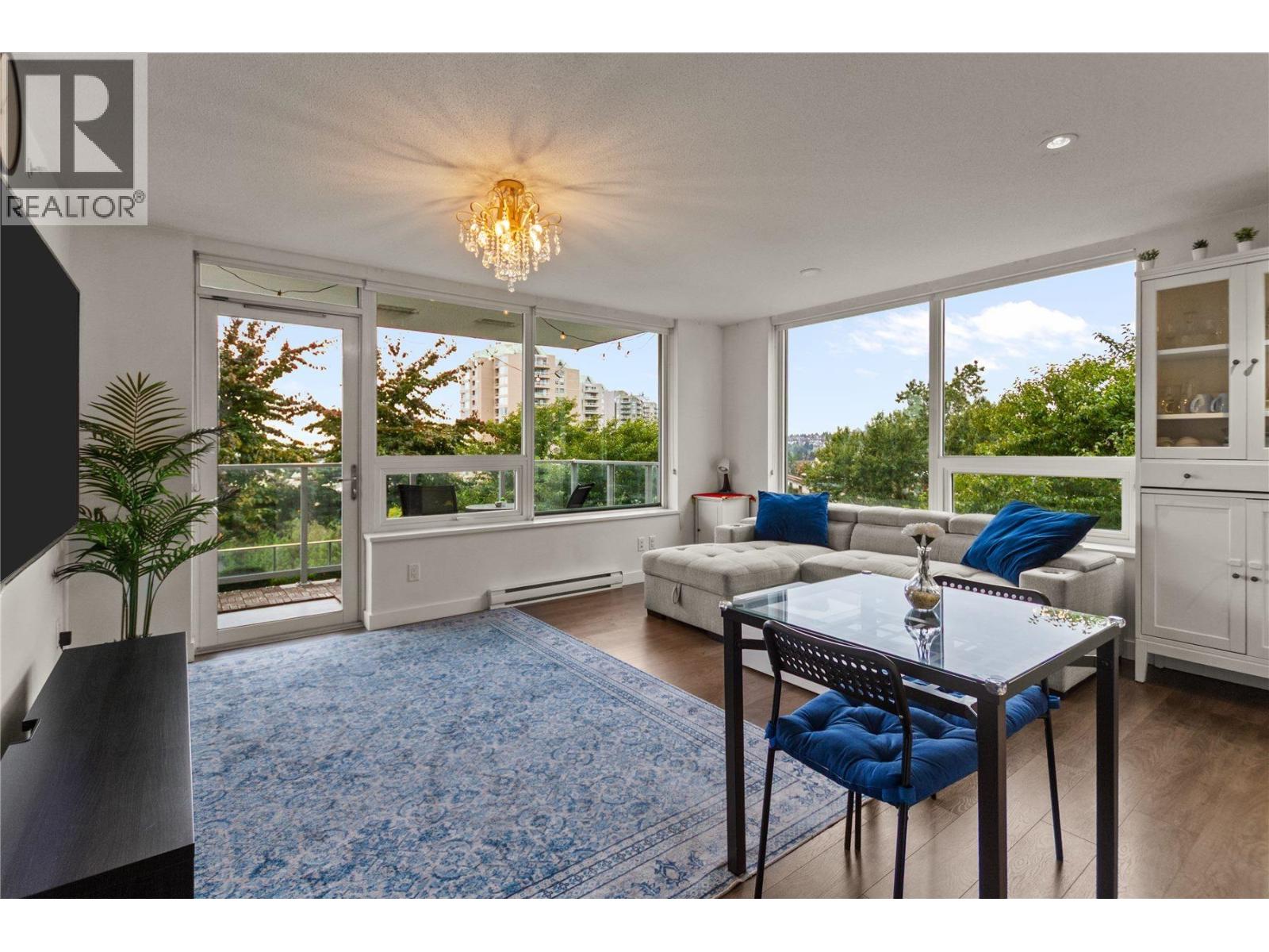 702 988 QUAYSIDE DRIVE Property Photo 1