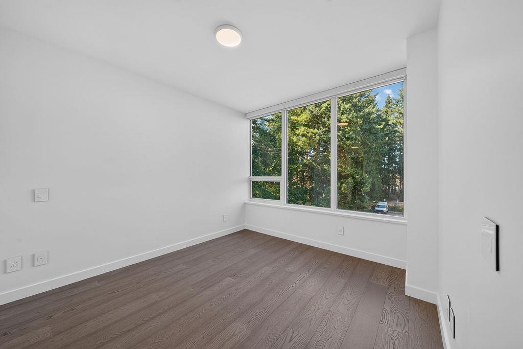 303 15165 Thrift Avenue Property Photo 17