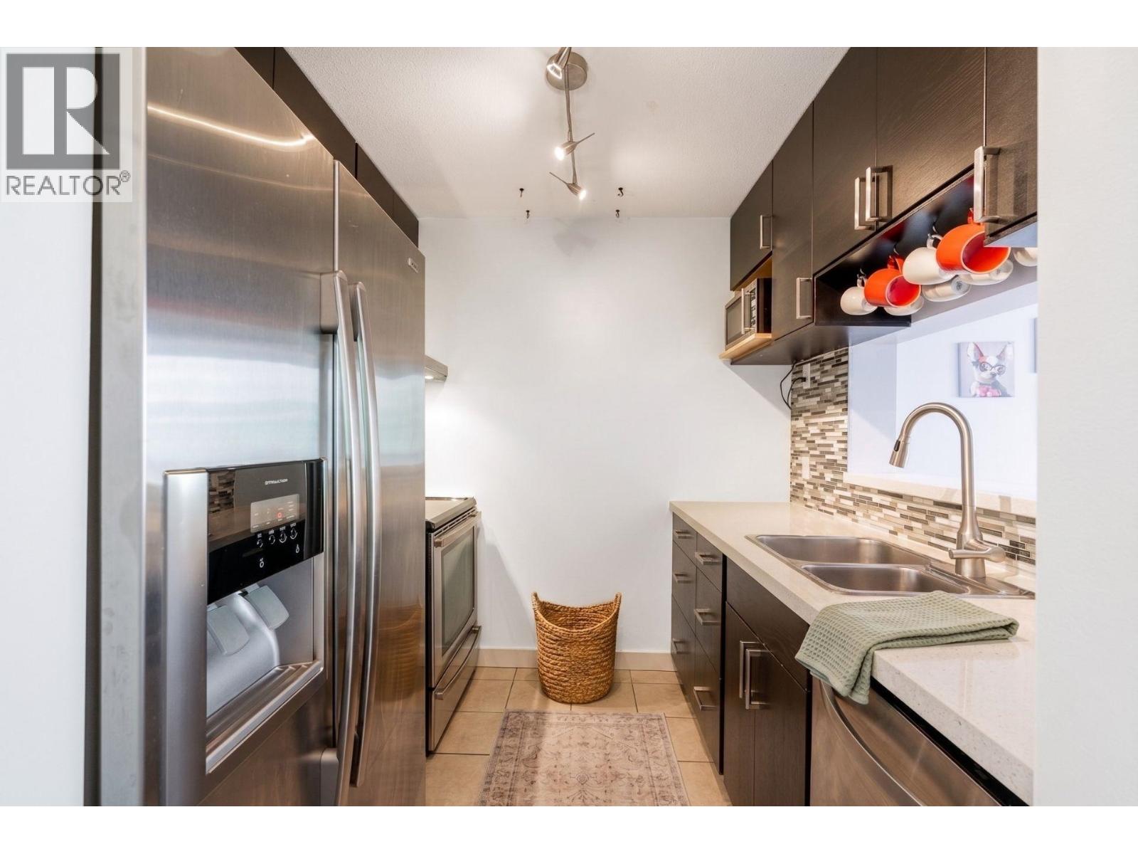 504 5189 Gaston Street Property Photo 6