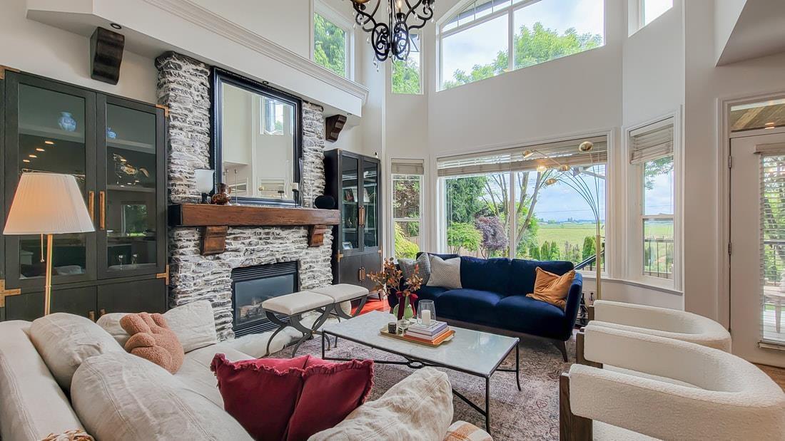 3762 159a Street Property Photo 2