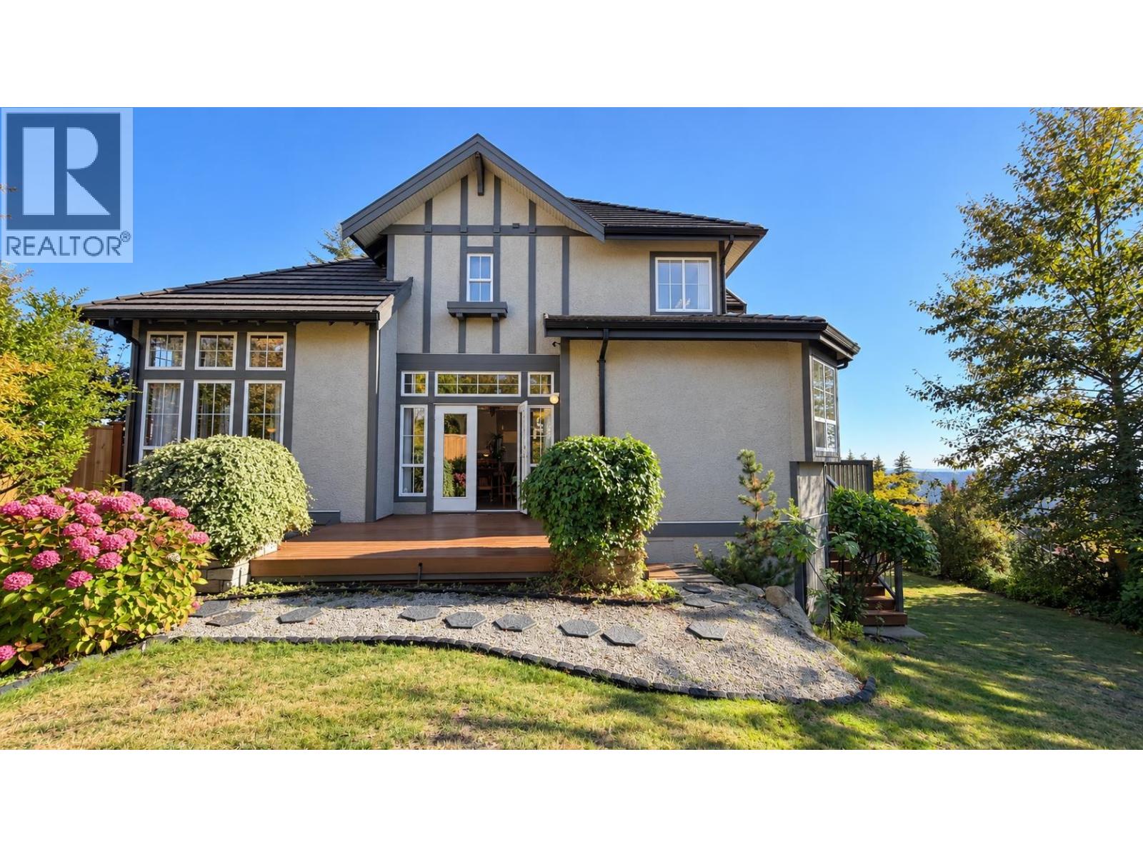 23 Fernway Drive Property Photo 2