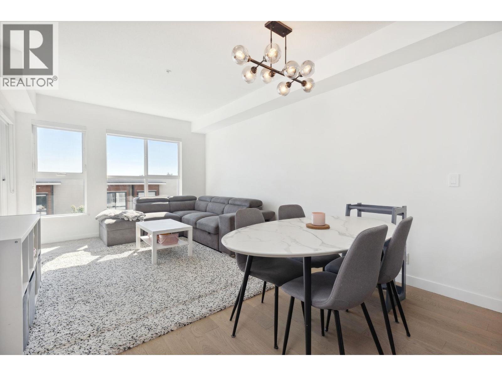 417 10177 River Drive Property Photo 2