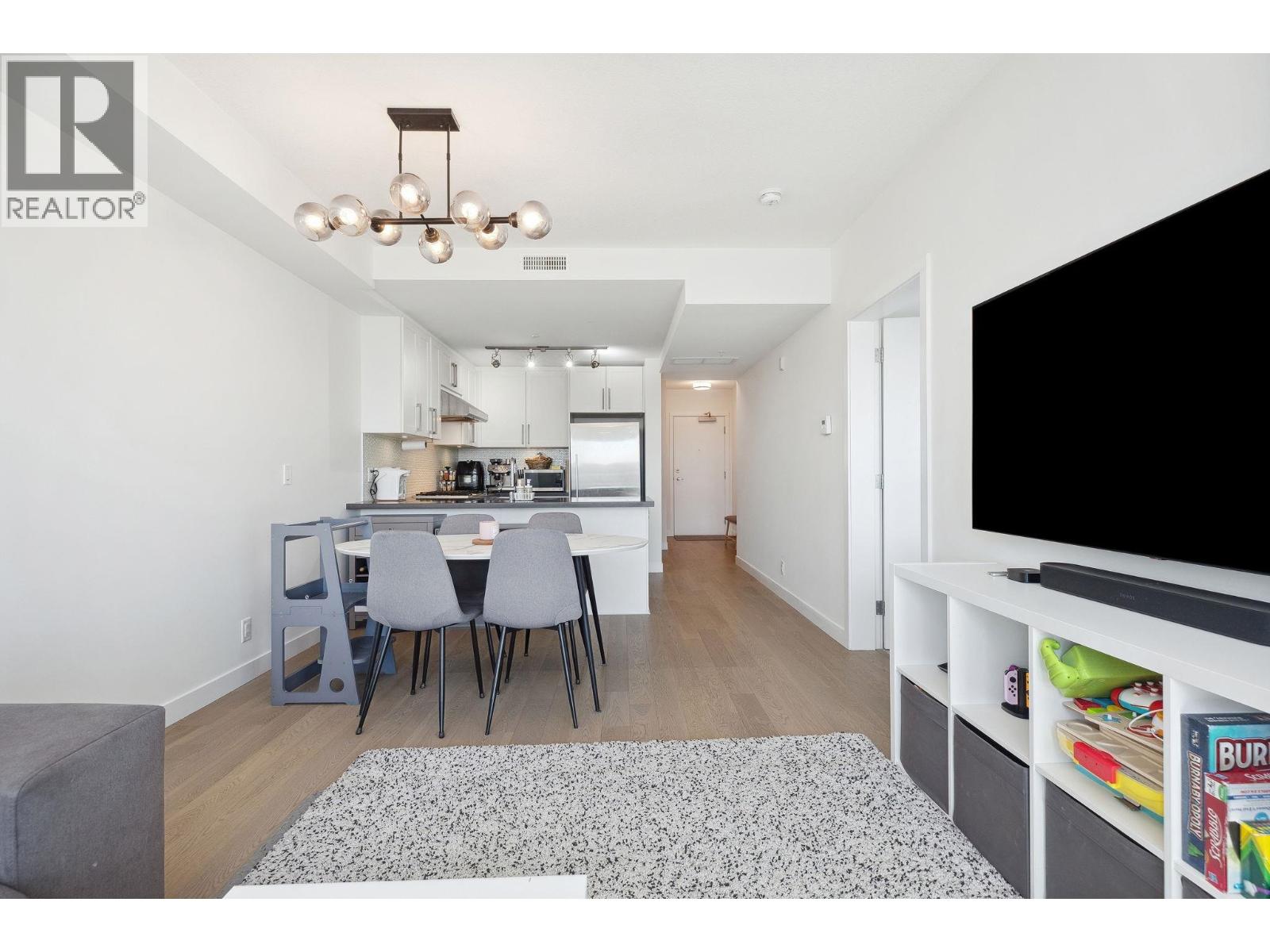 417 10177 River Drive Property Photo 8