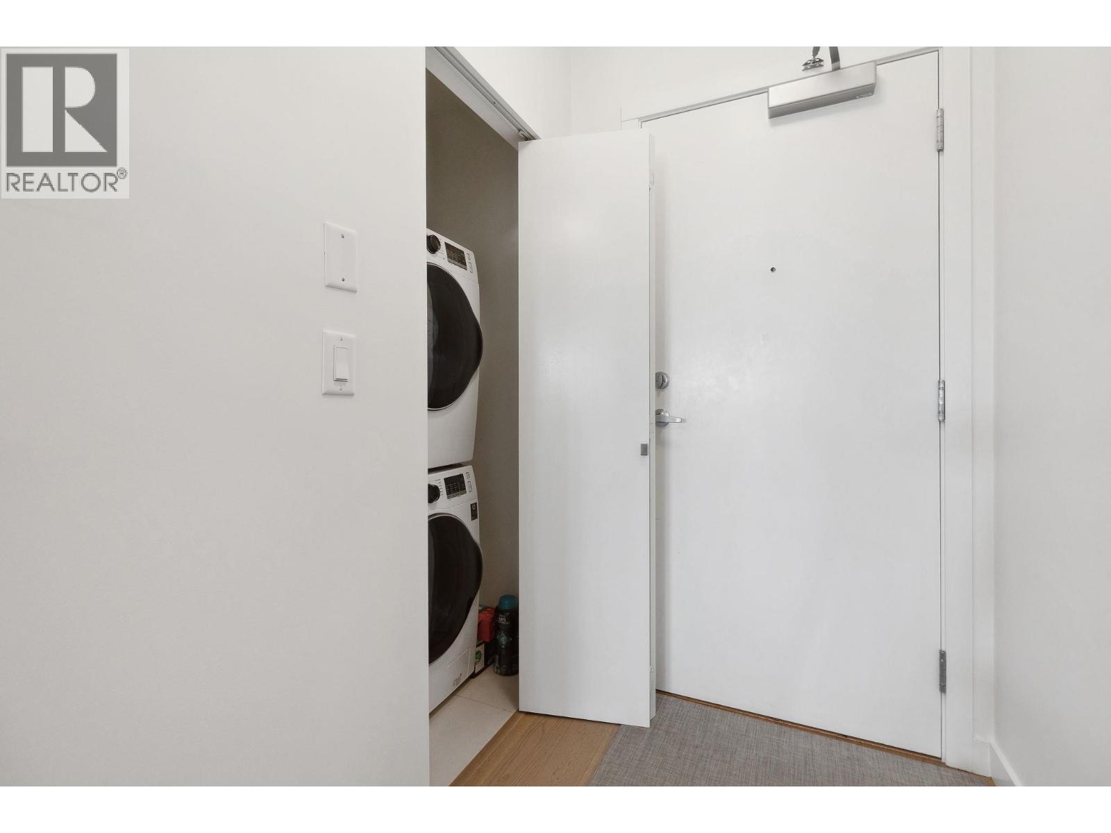 417 10177 River Drive Property Photo 18