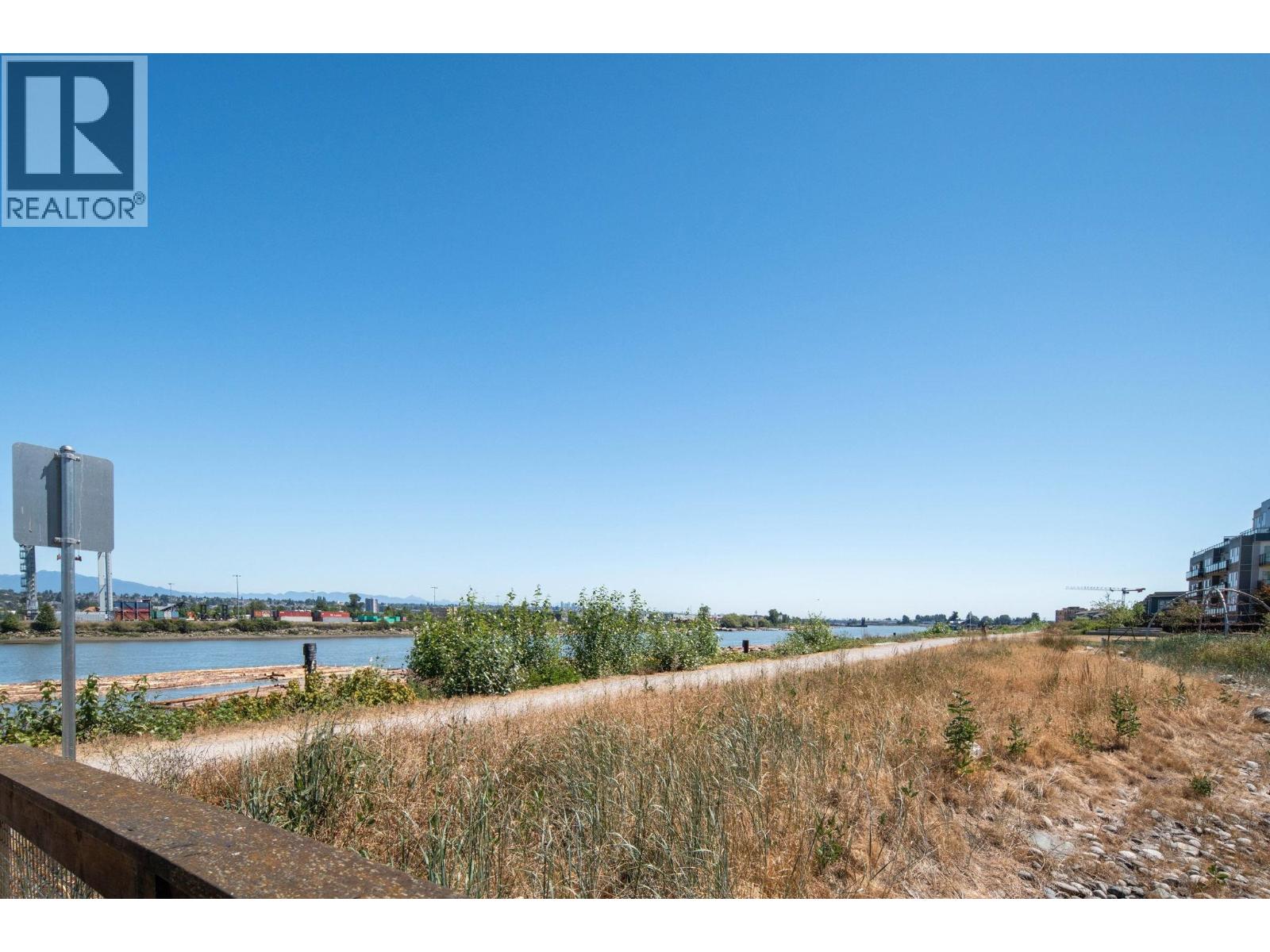417 10177 River Drive Property Photo 26