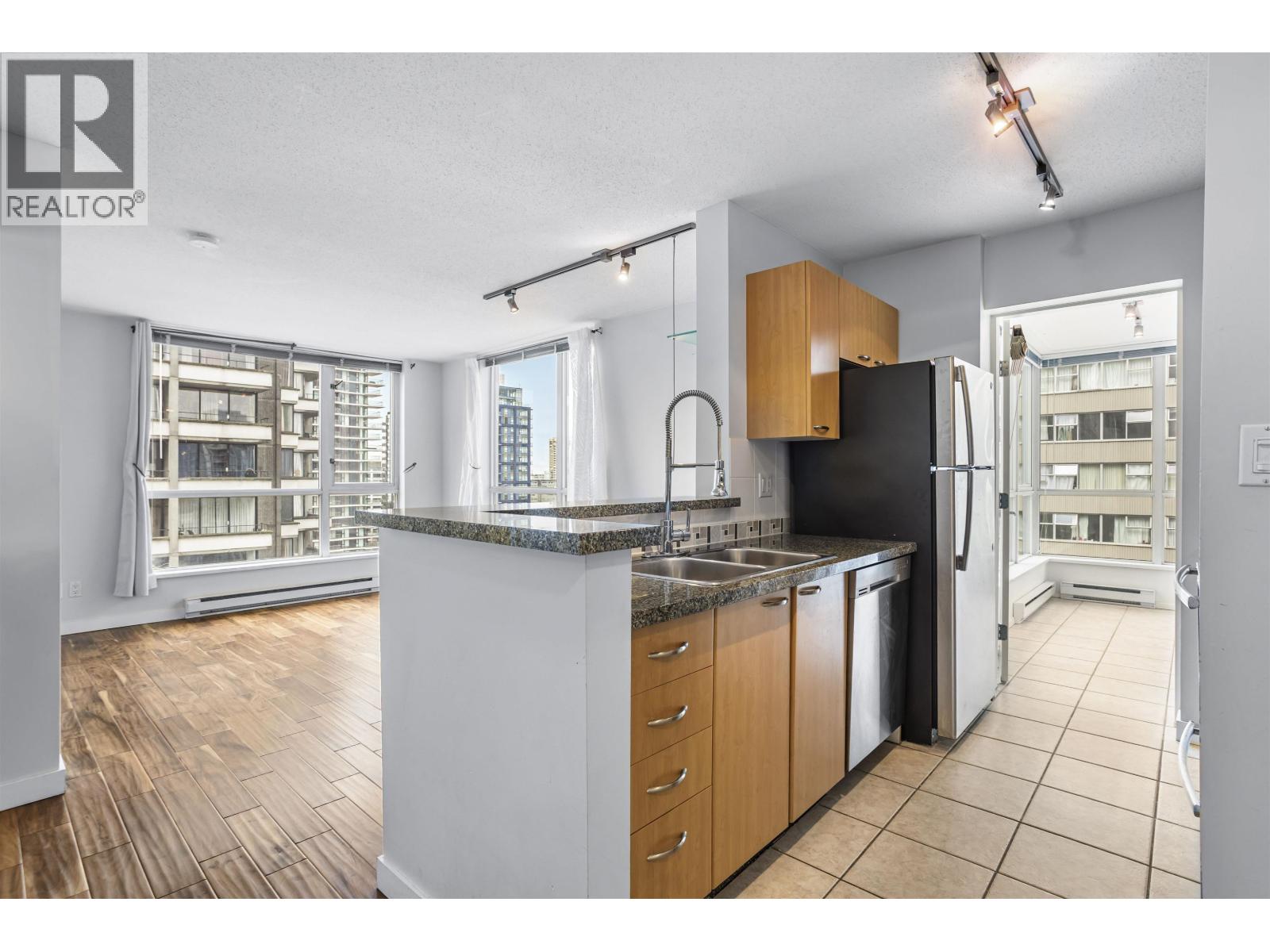 1506 1420 W Georgia Street Property Photo 2