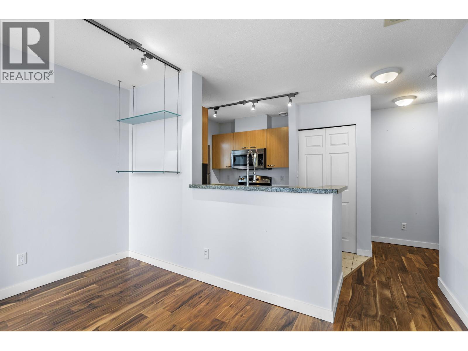 1506 1420 W Georgia Street Property Photo 3