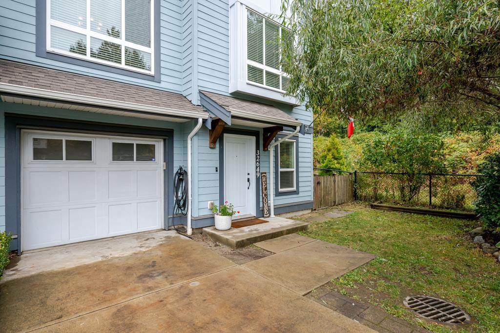 32649 Preston Boulevard Property Photo 3