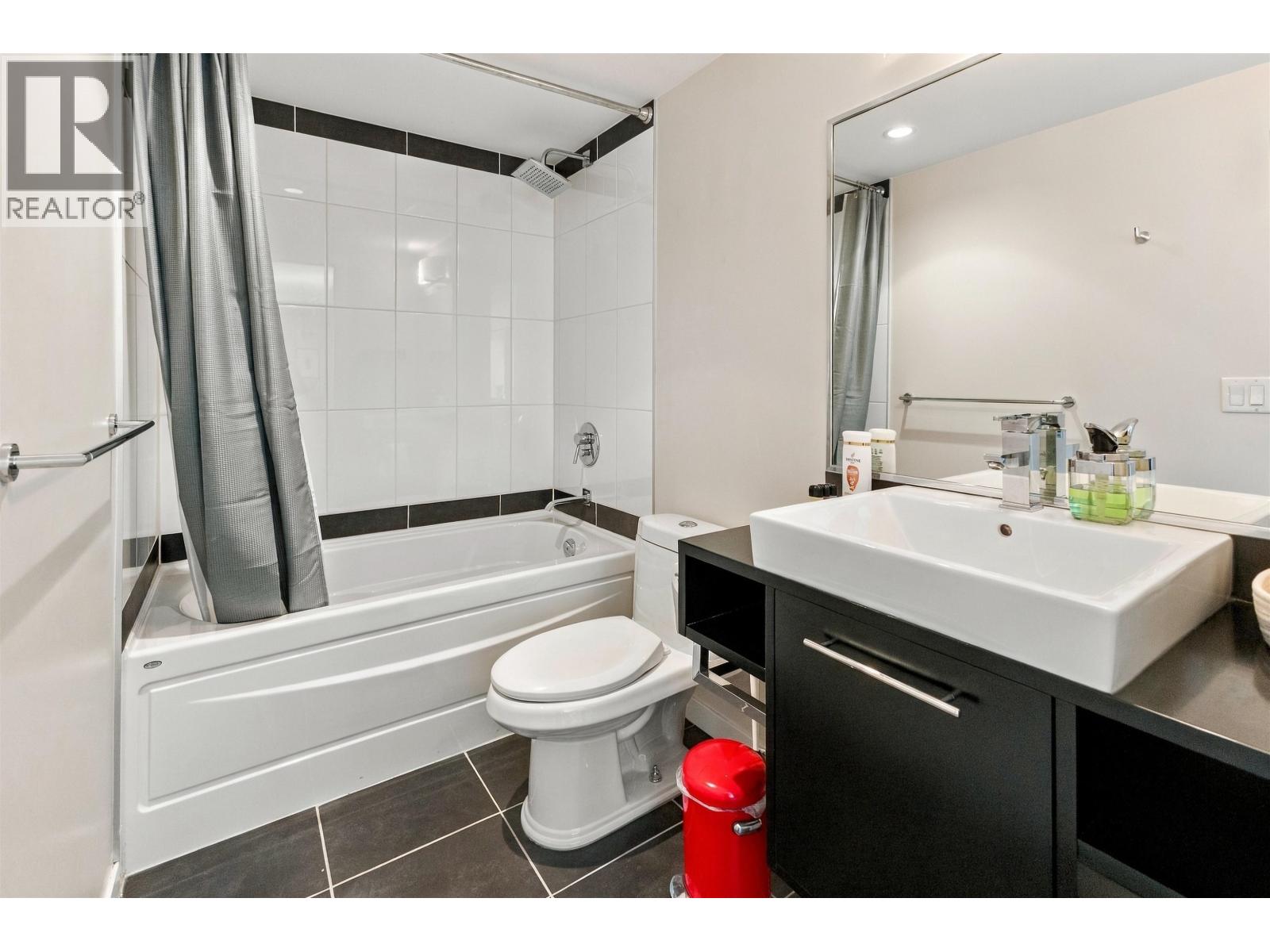 3701 188 Keefer Place Property Photo 16