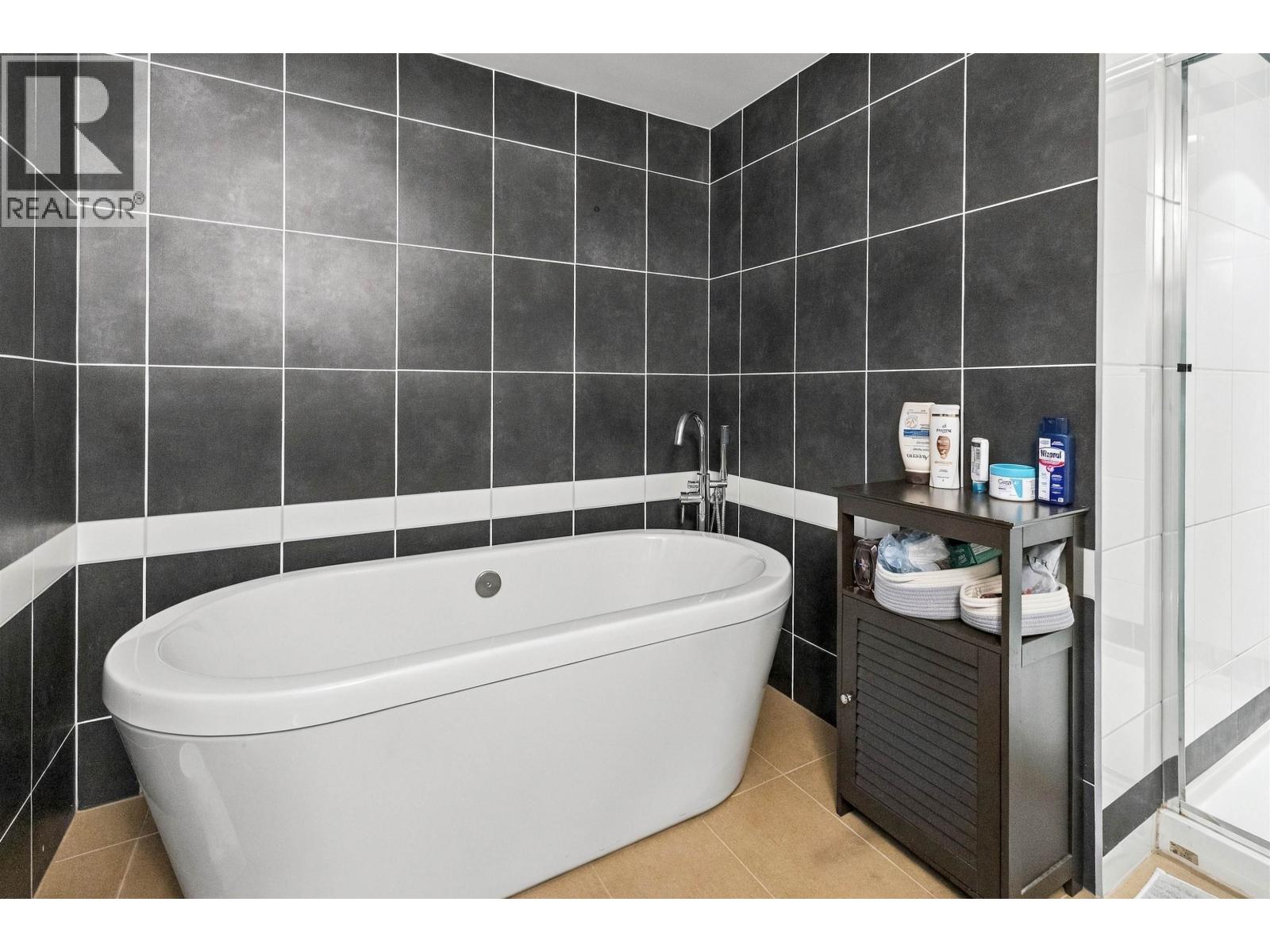 3701 188 Keefer Place Property Photo 19