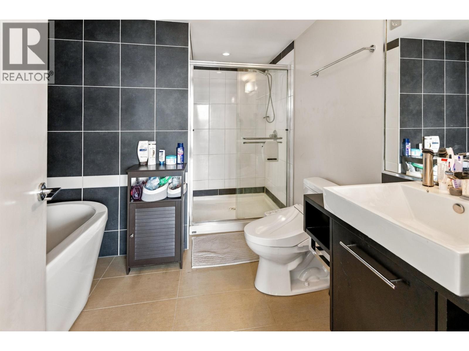 3701 188 Keefer Place Property Photo 20