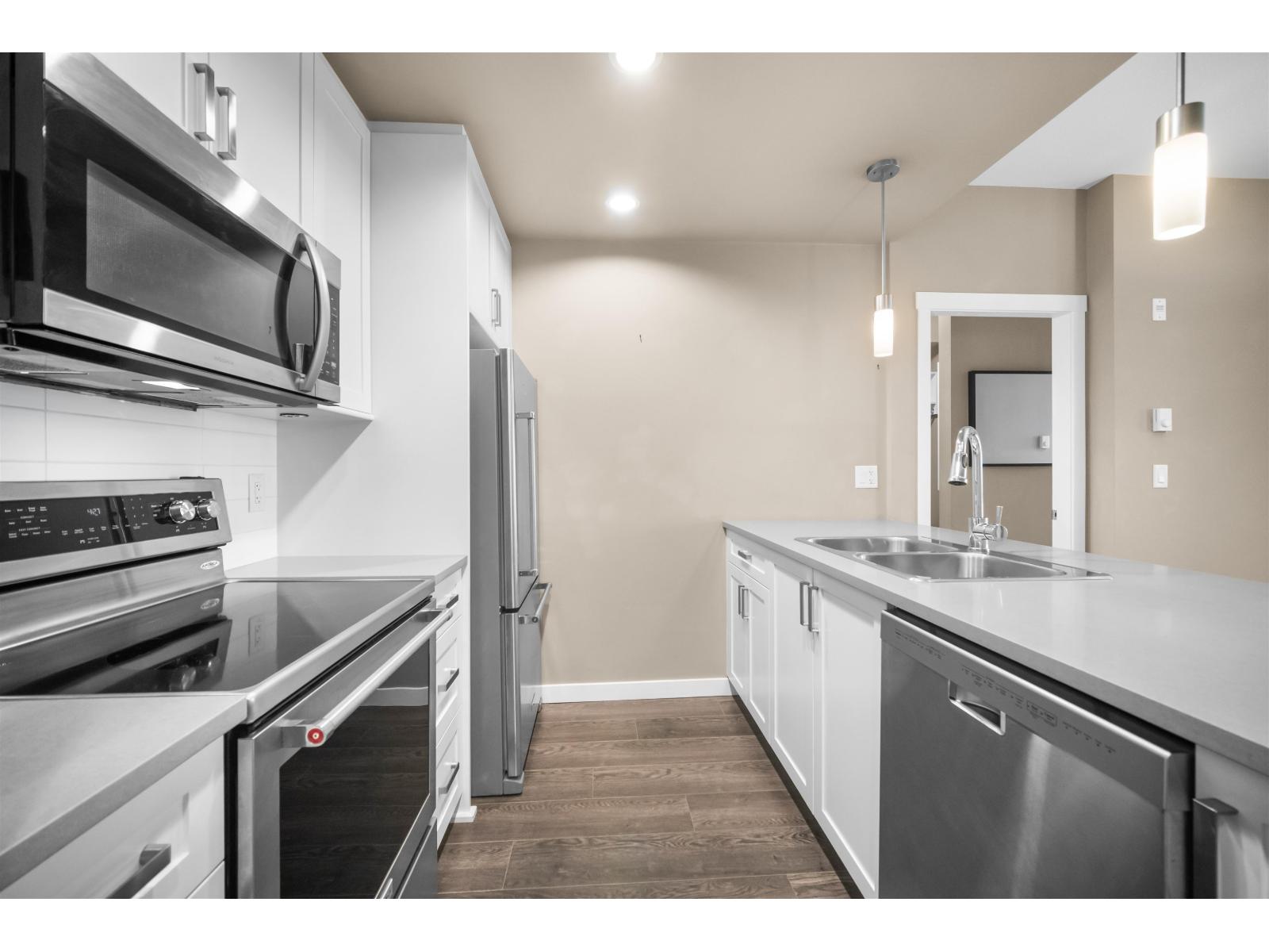 111 2242 Whatcom Road Property Photo 6