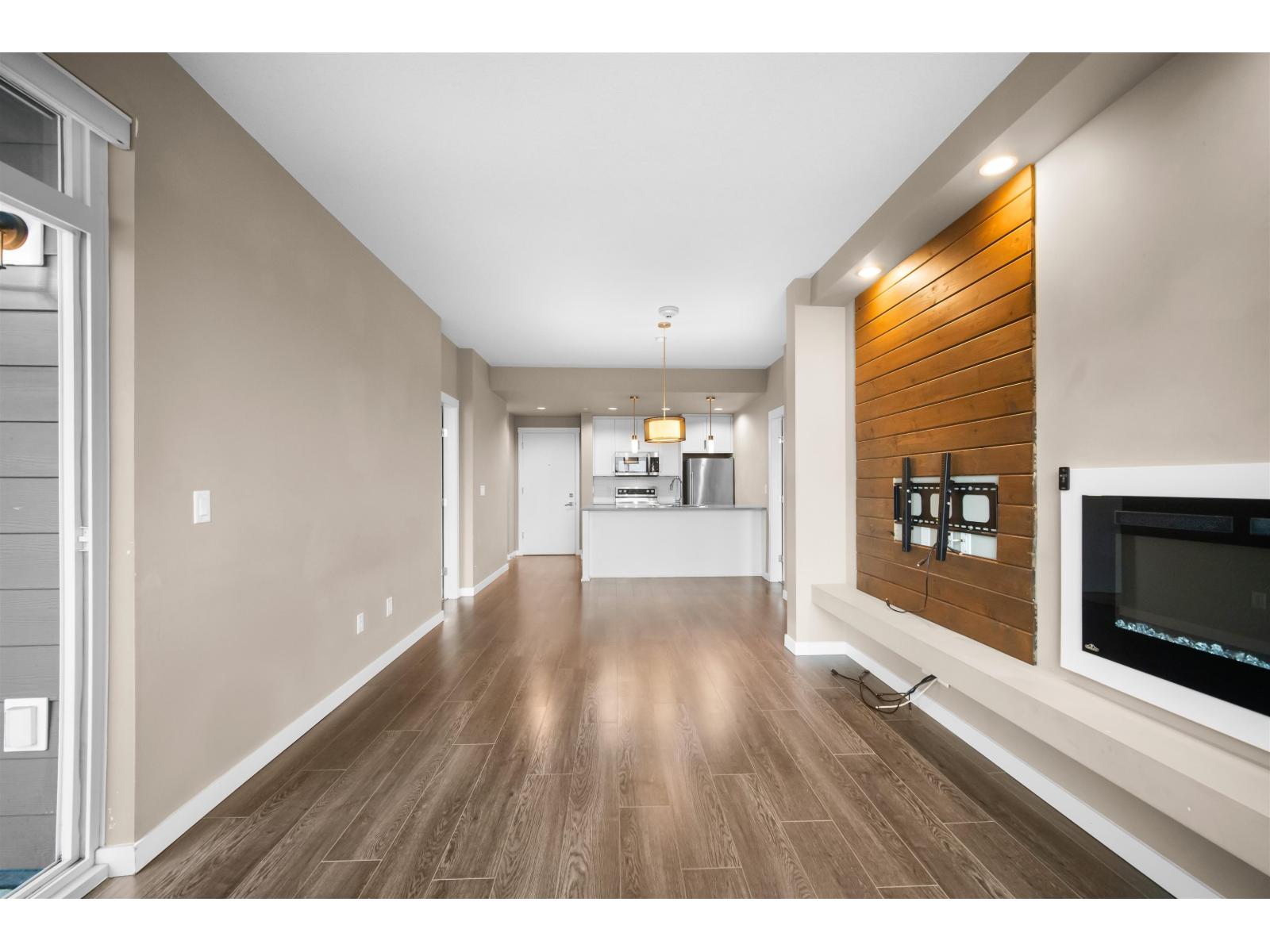 111 2242 Whatcom Road Property Photo 9