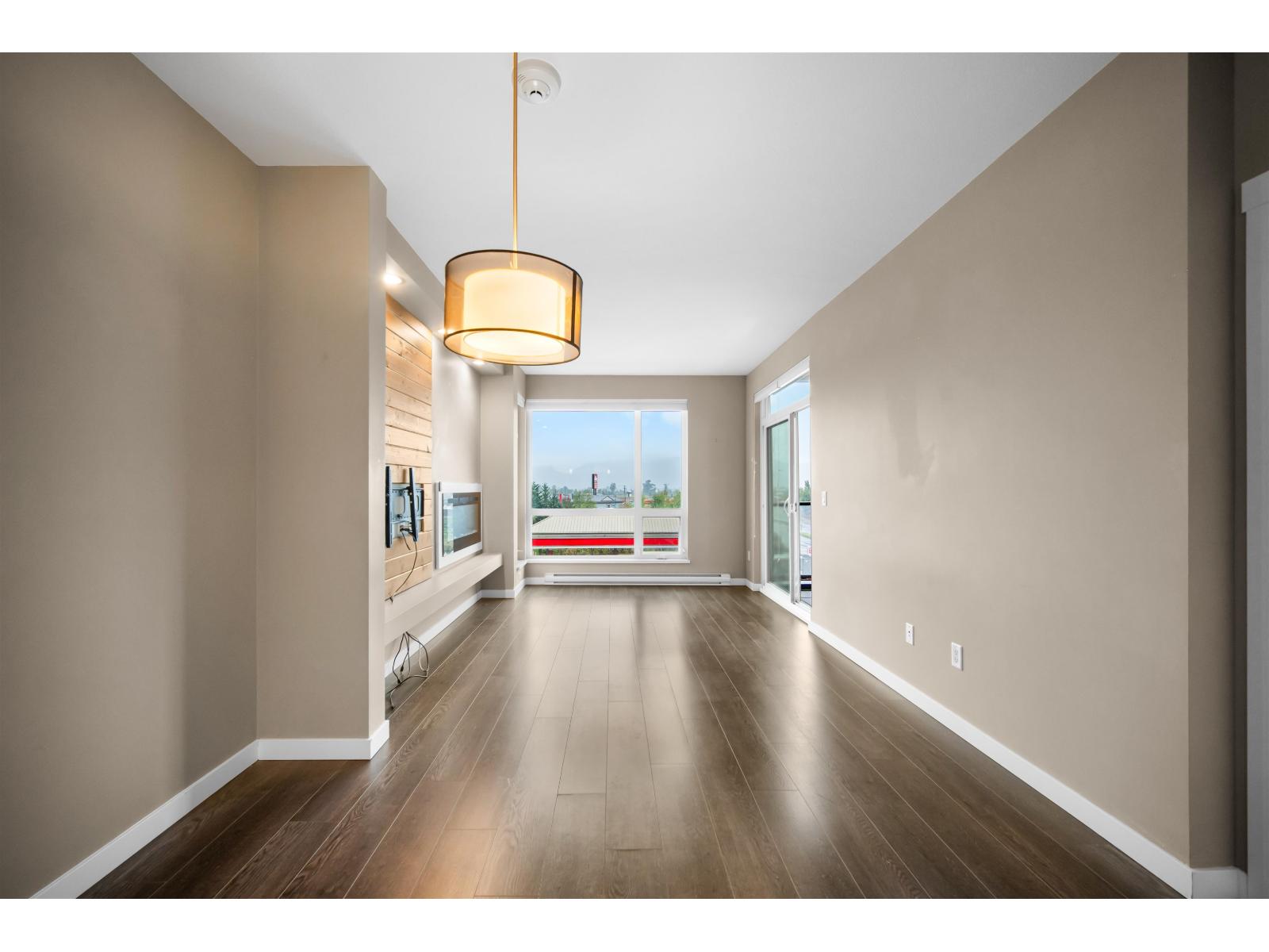 111 2242 Whatcom Road Property Photo 10