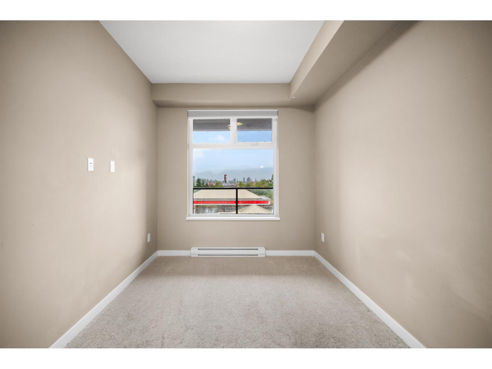 111 2242 Whatcom Road Property Photo 11