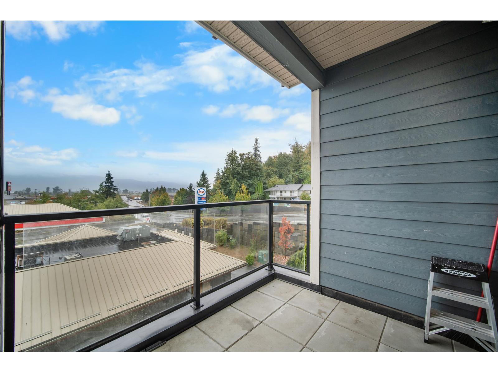 111 2242 Whatcom Road Property Photo 21