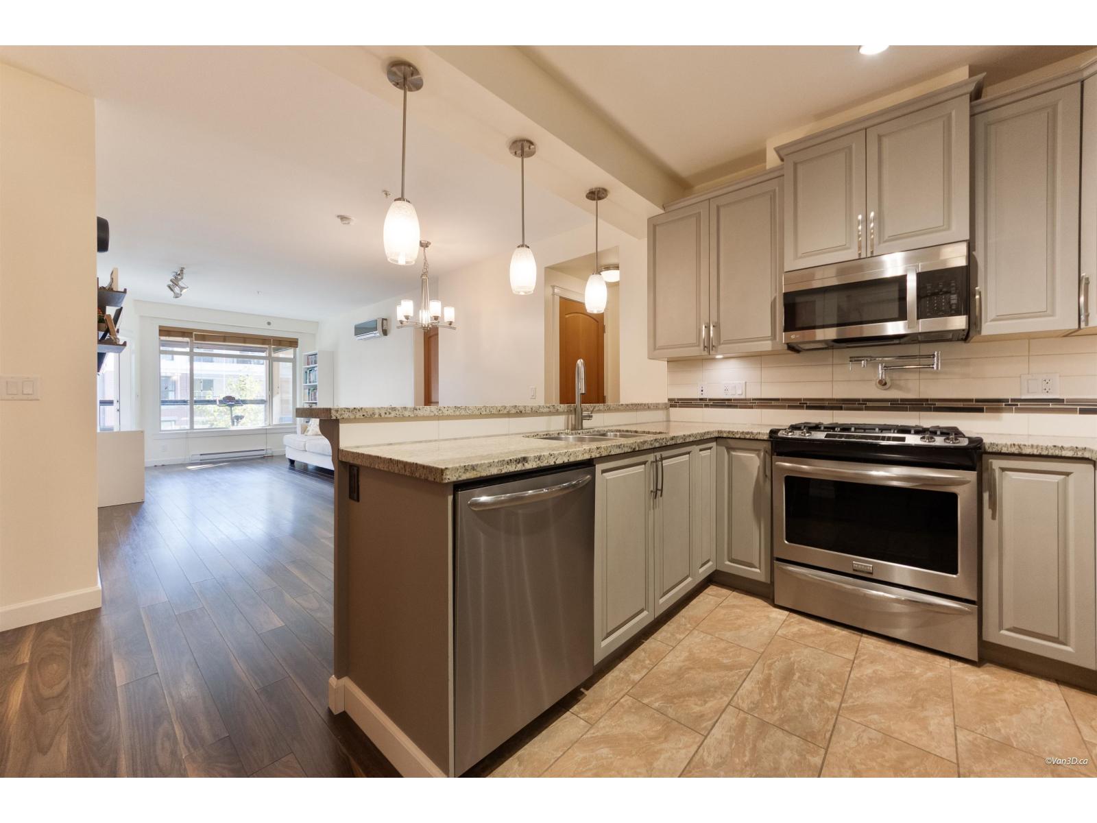 316 8157 207 Street Property Photo 2
