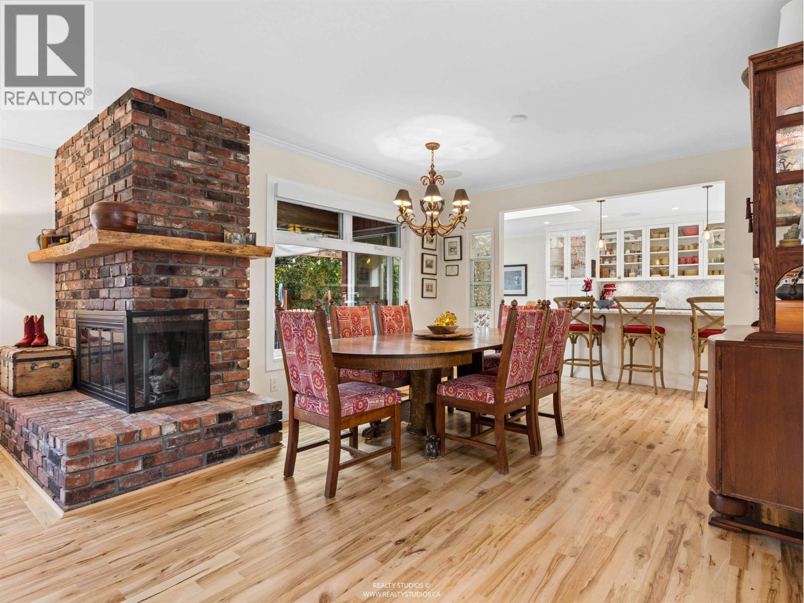 5160 12 Avenue Property Photo 12