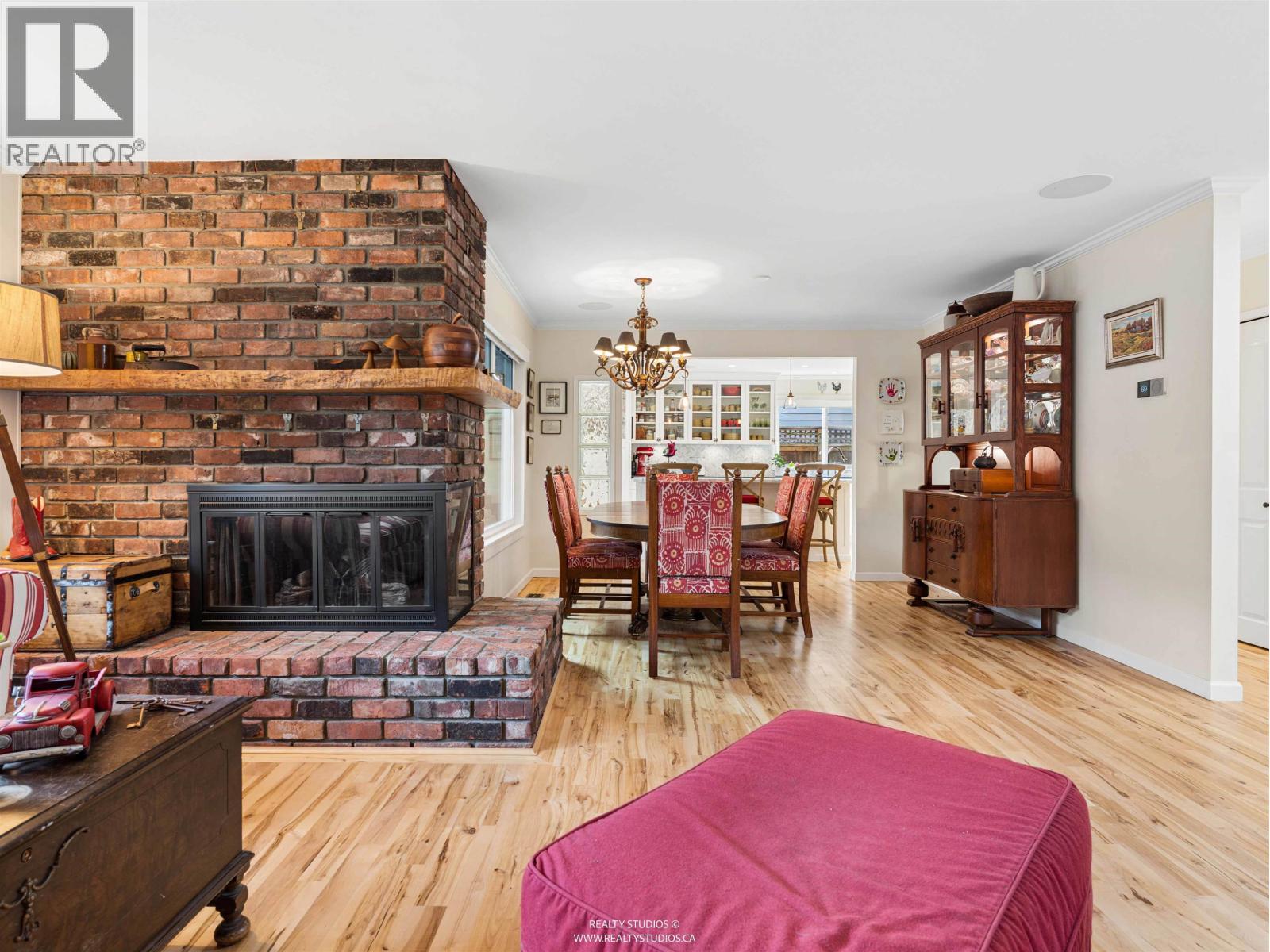 5160 12 Avenue Property Photo 14