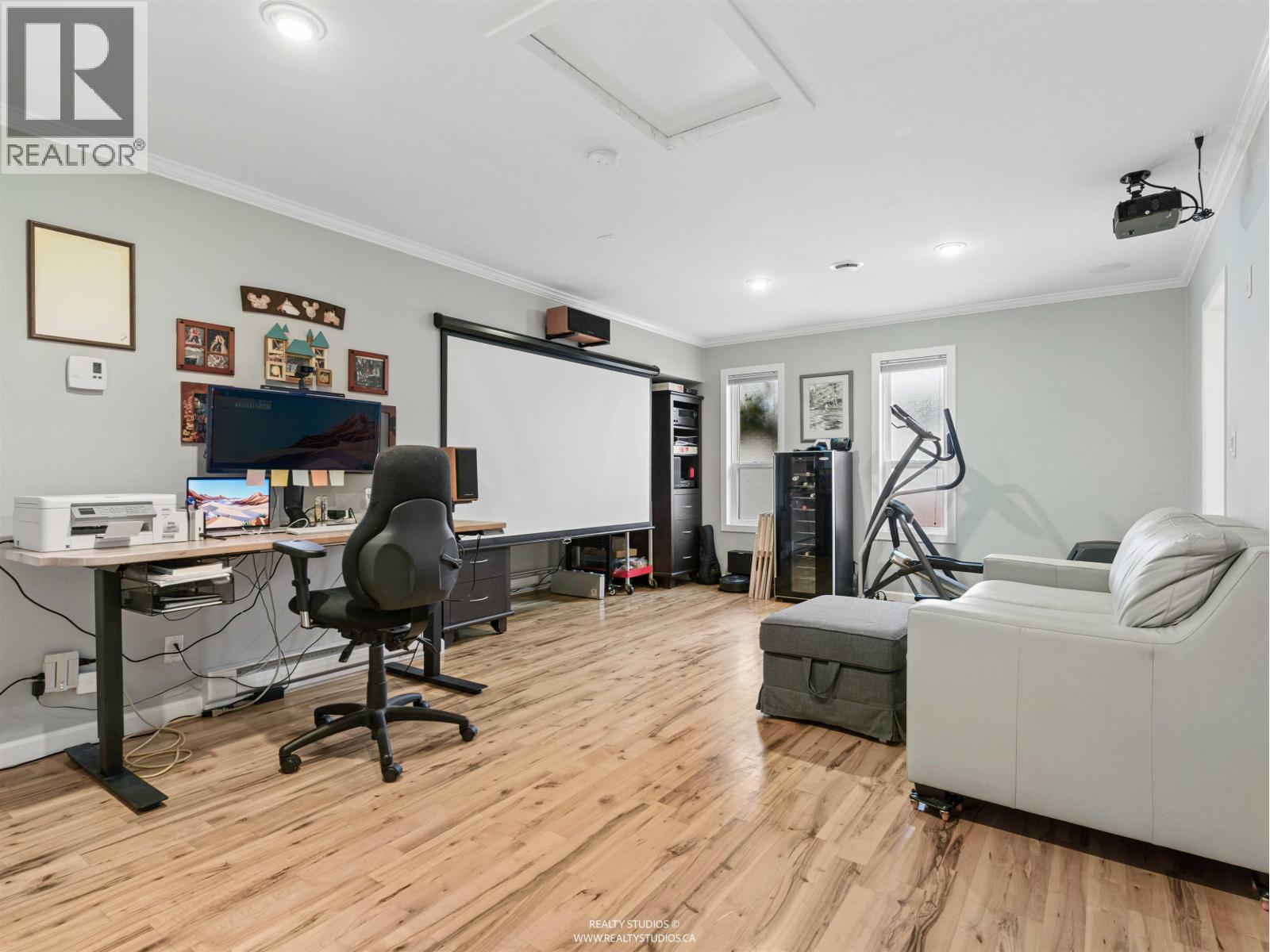 5160 12 Avenue Property Photo 18