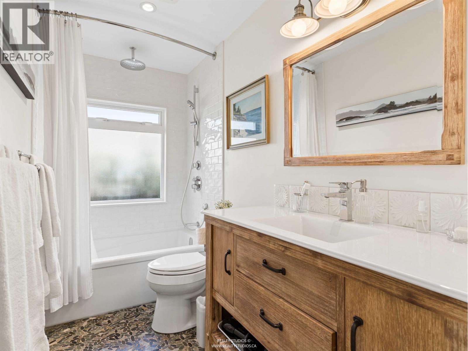 5160 12 Avenue Property Photo 26