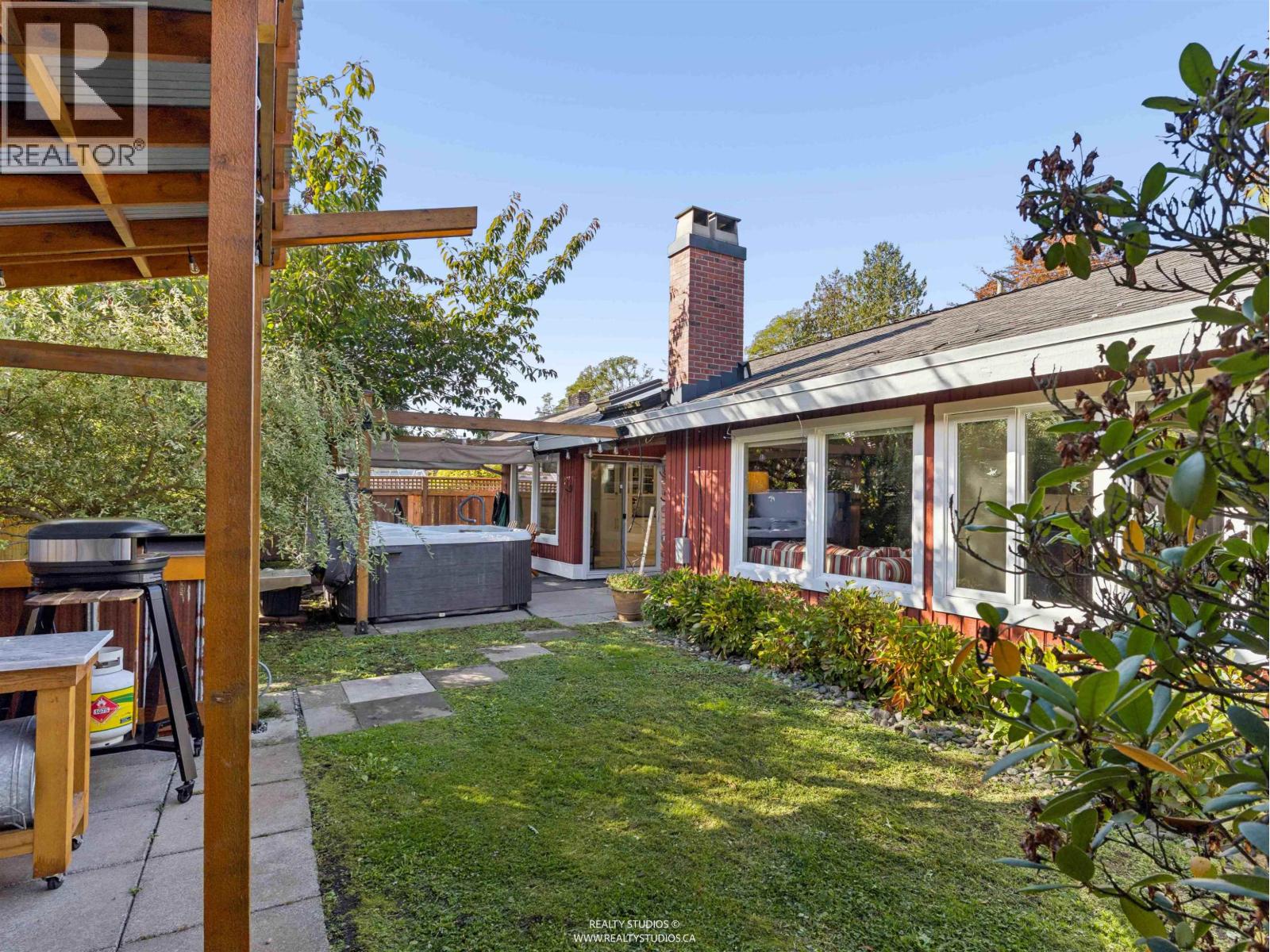 5160 12 Avenue Property Photo 31