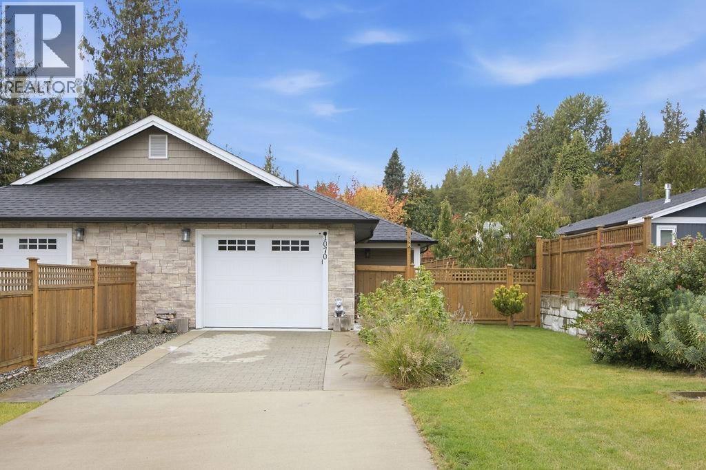 1070 CELIA CRESCENT Property Photo 1