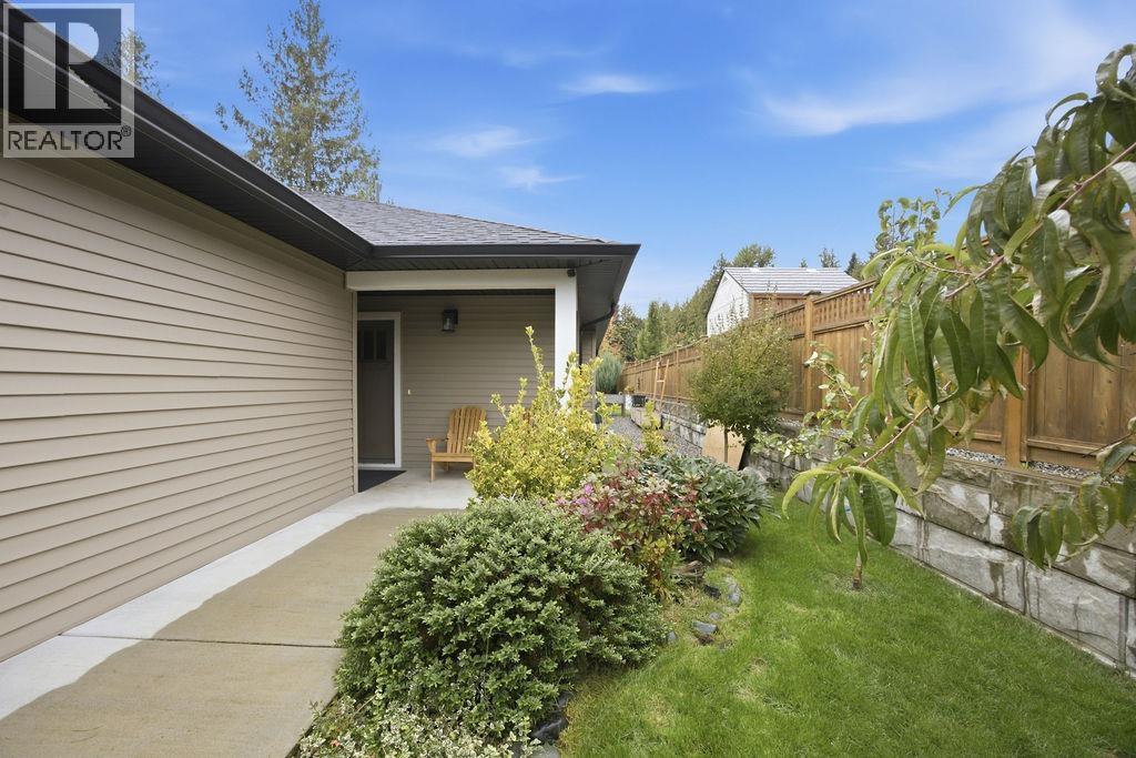 1070 Celia Crescent Property Photo 3