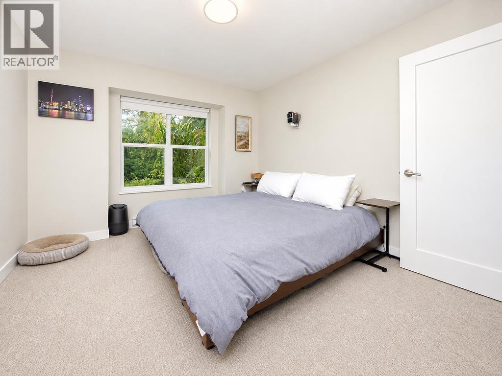 1070 Celia Crescent Property Photo 12