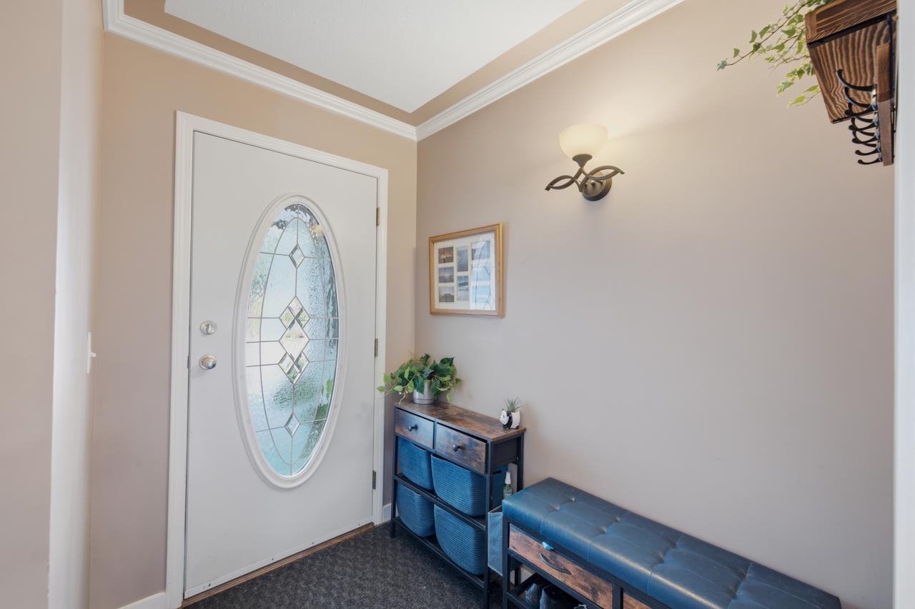 46360 Valleyview Road #2 Property Photo 2