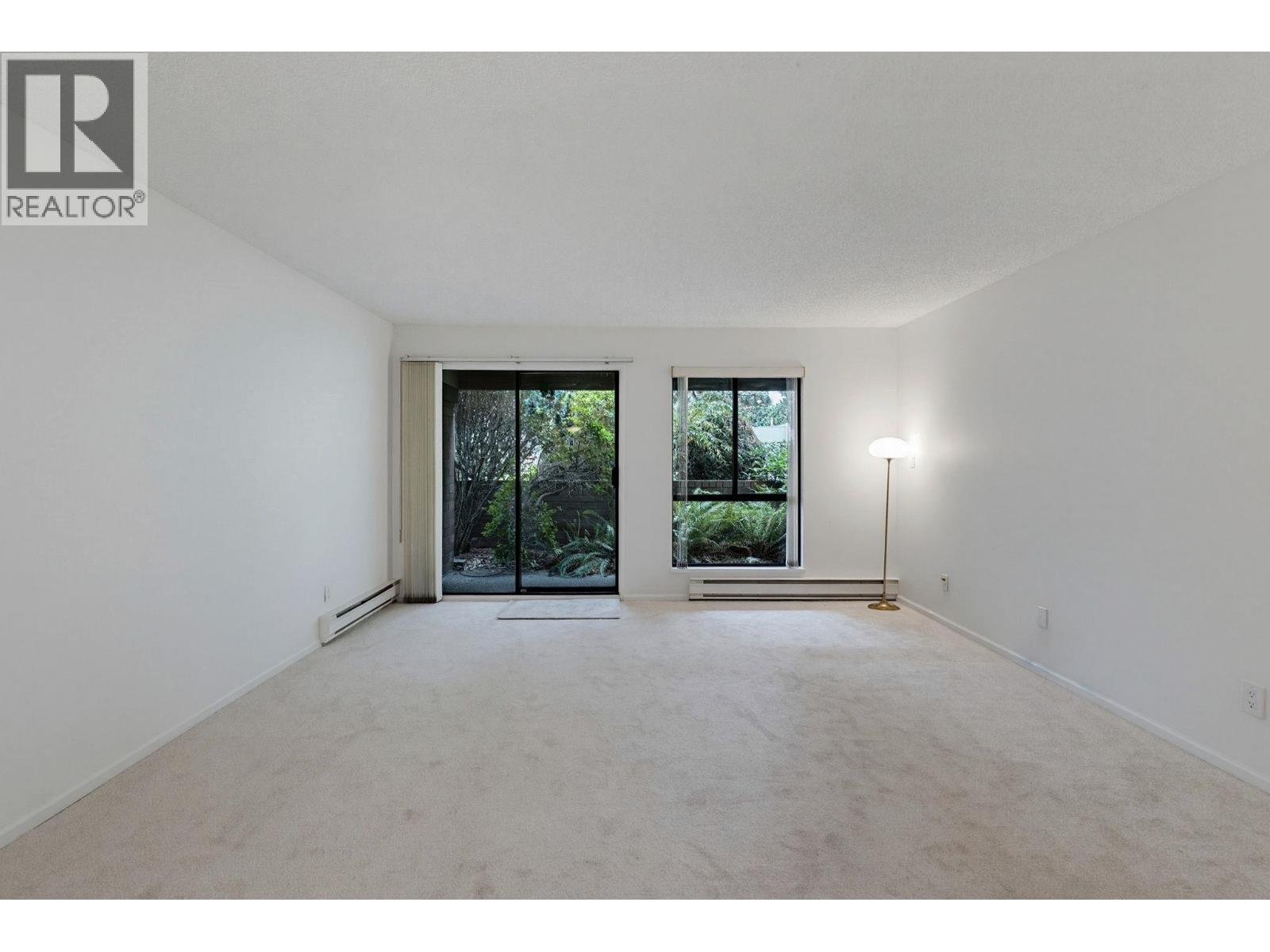 106 333 Wethersfield Drive Property Photo 3