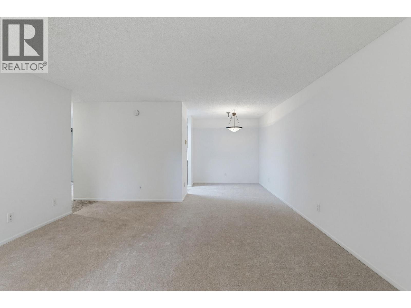 106 333 Wethersfield Drive Property Photo 5