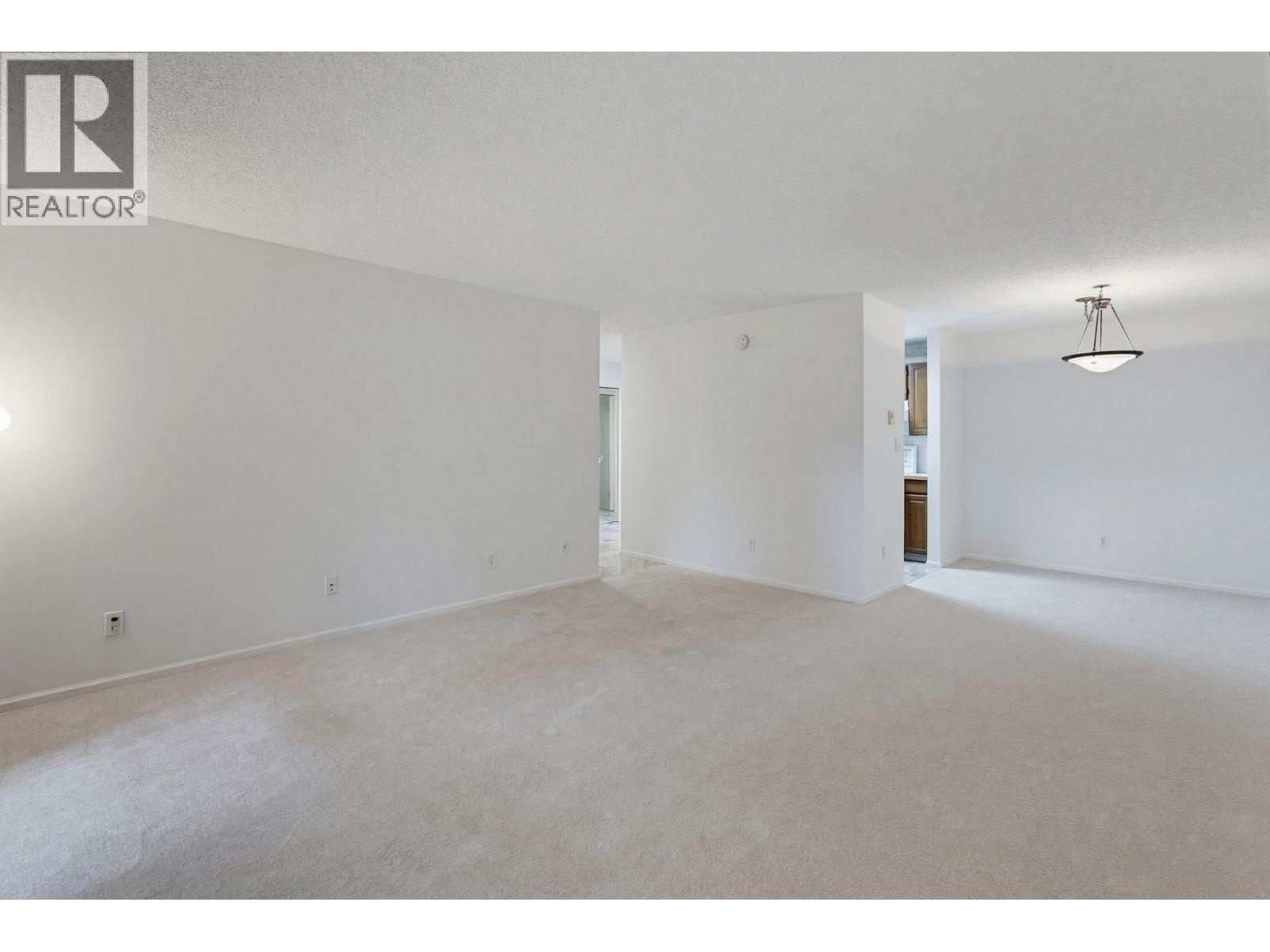 106 333 Wethersfield Drive Property Photo 6