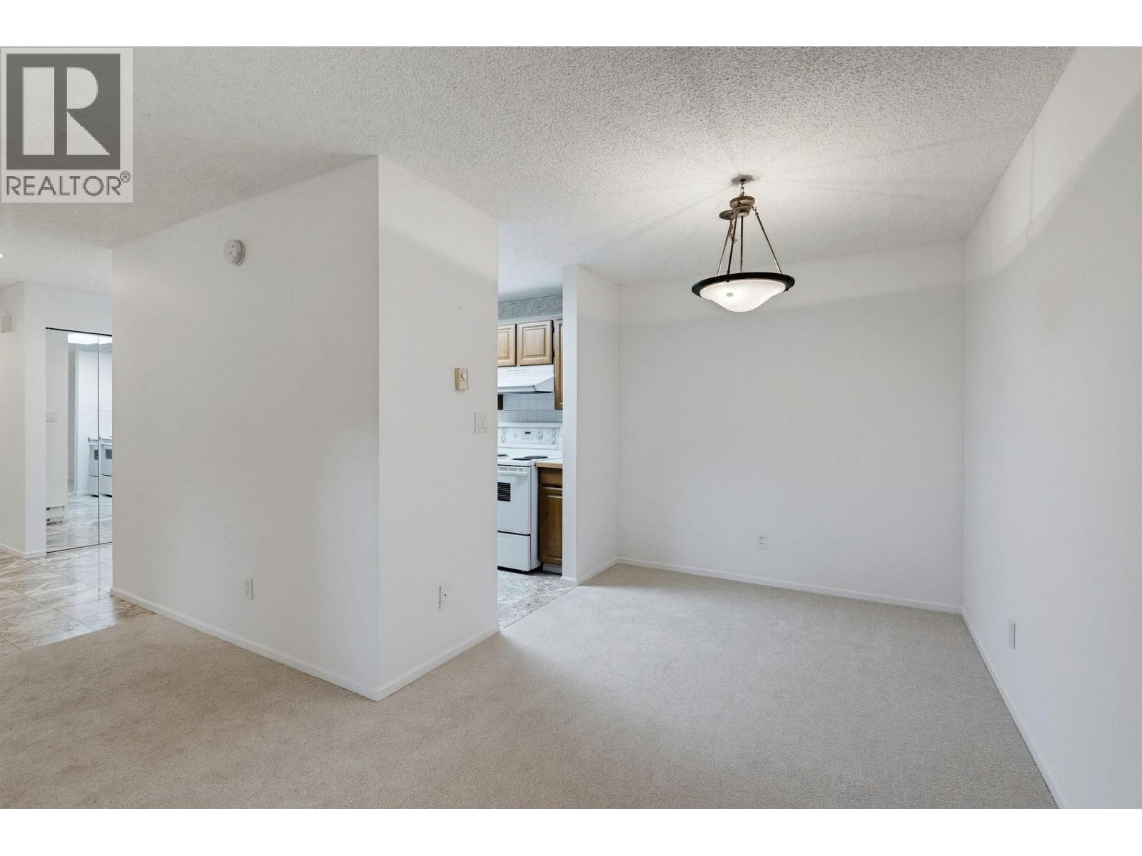 106 333 Wethersfield Drive Property Photo 8