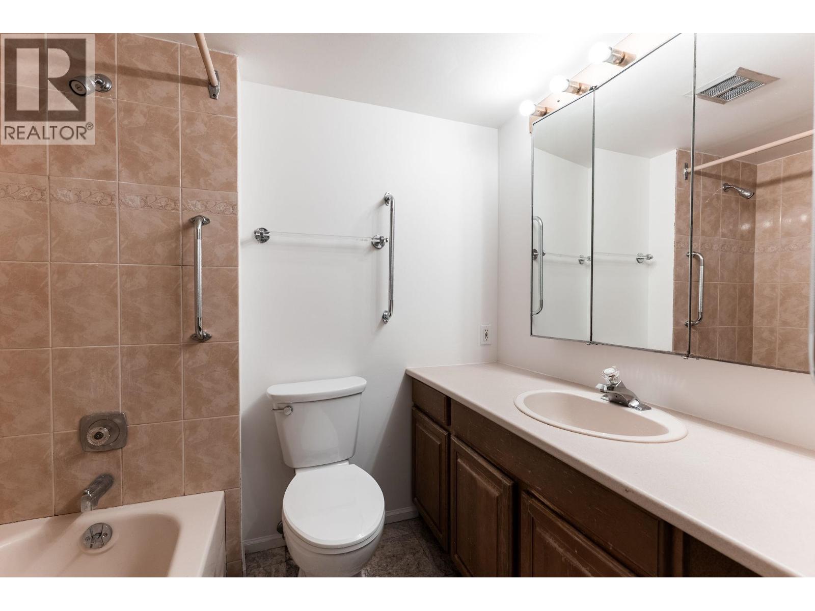 106 333 Wethersfield Drive Property Photo 15