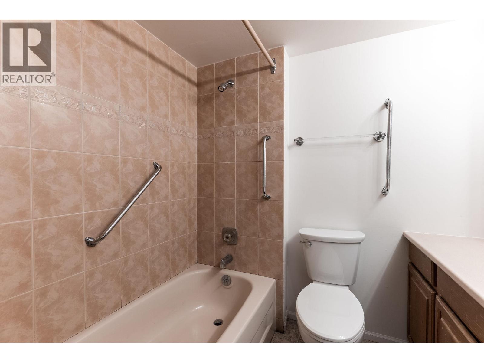 106 333 Wethersfield Drive Property Photo 16