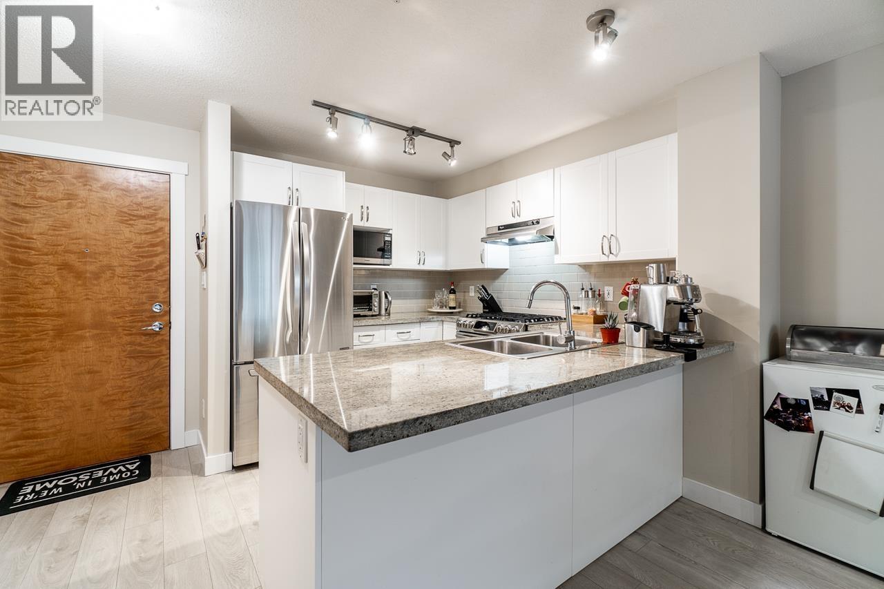 211 4728 Dawson Street Property Photo 6