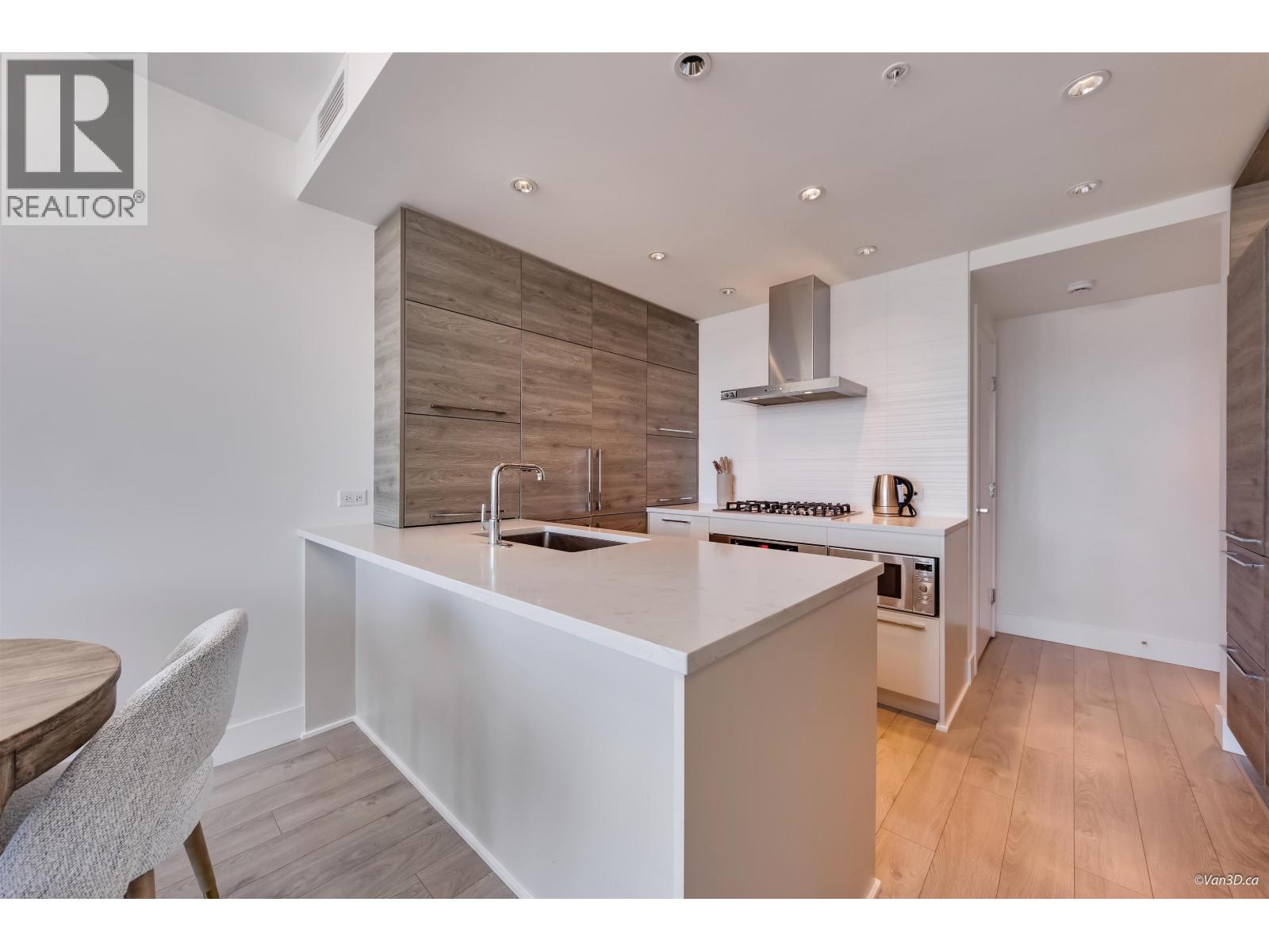 2211 7358 Edmonds Street Property Photo 6