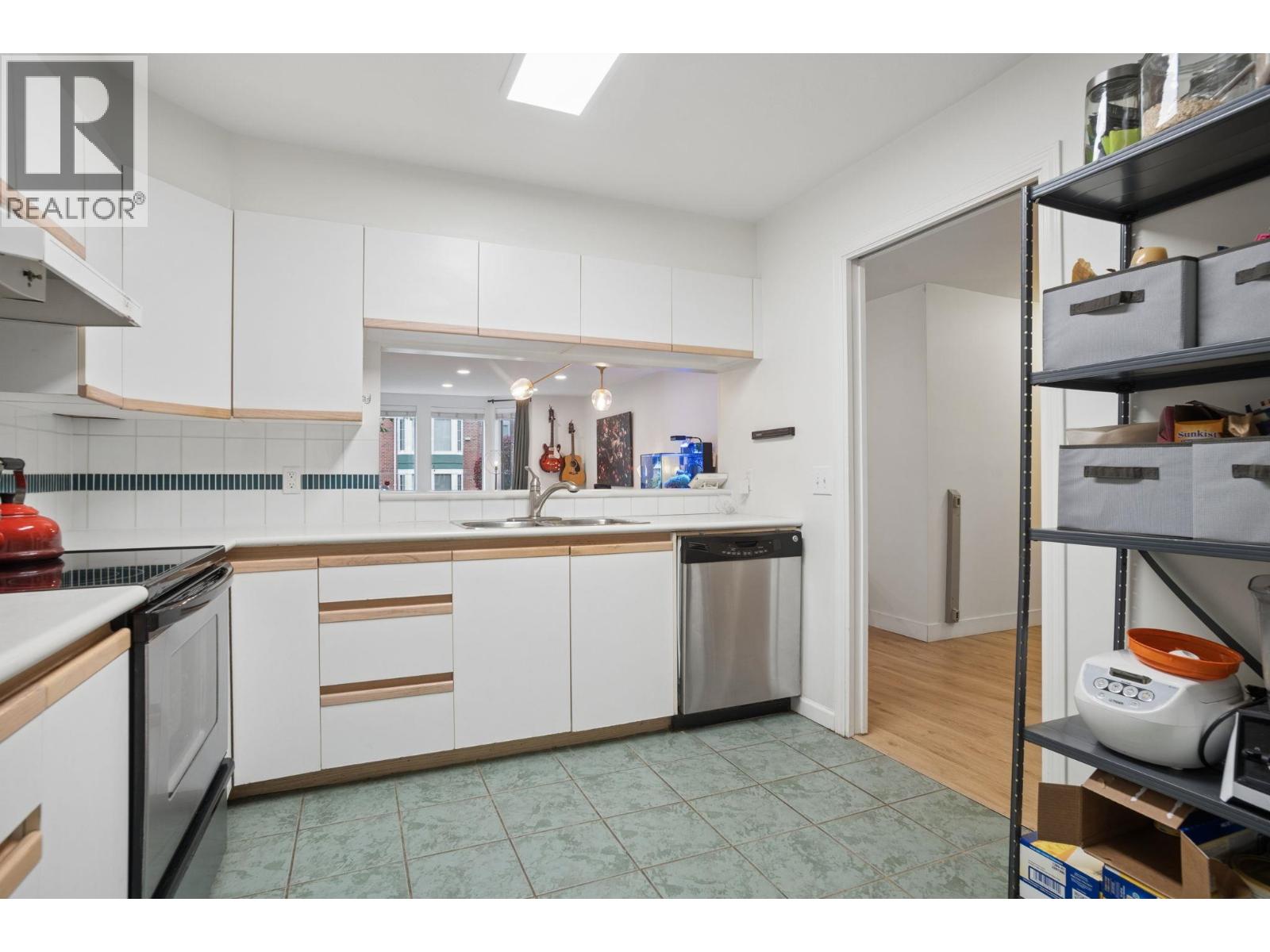108 1655 Augusta Avenue Property Photo 12