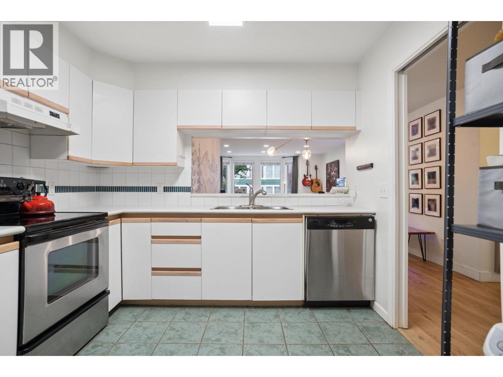 108 1655 Augusta Avenue Property Photo 14