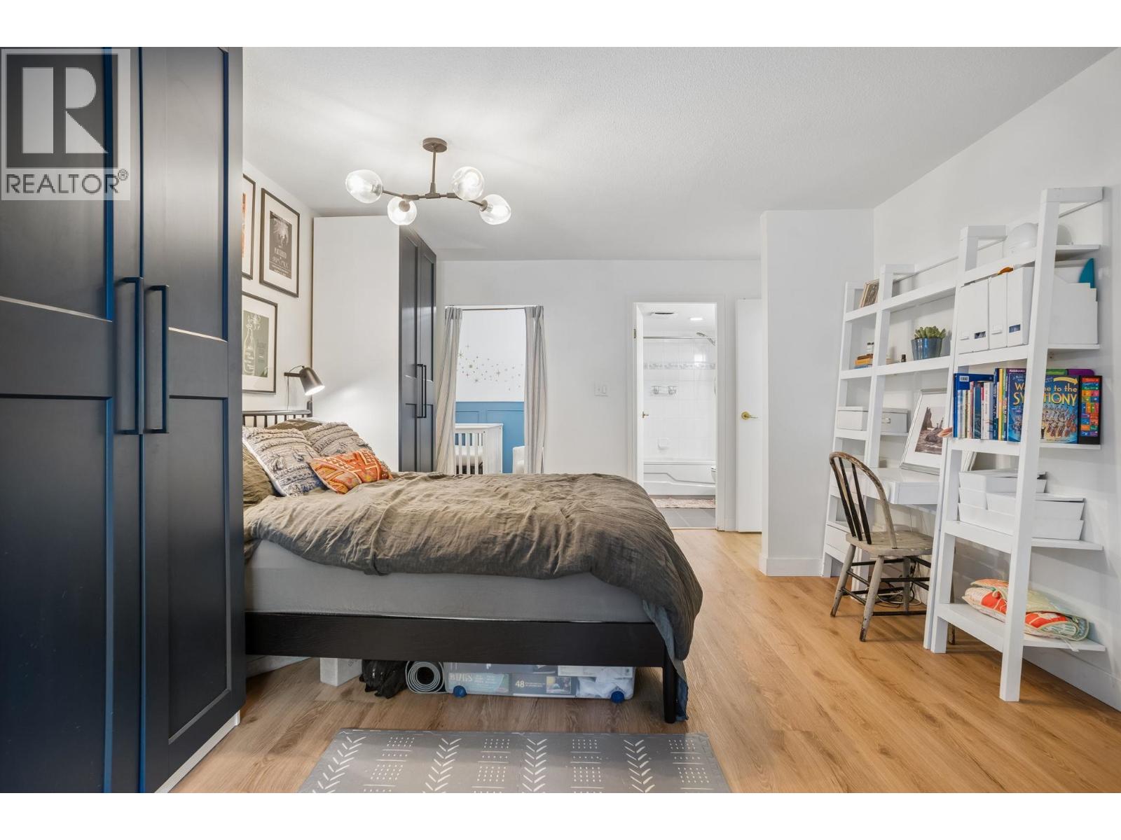 108 1655 Augusta Avenue Property Photo 15