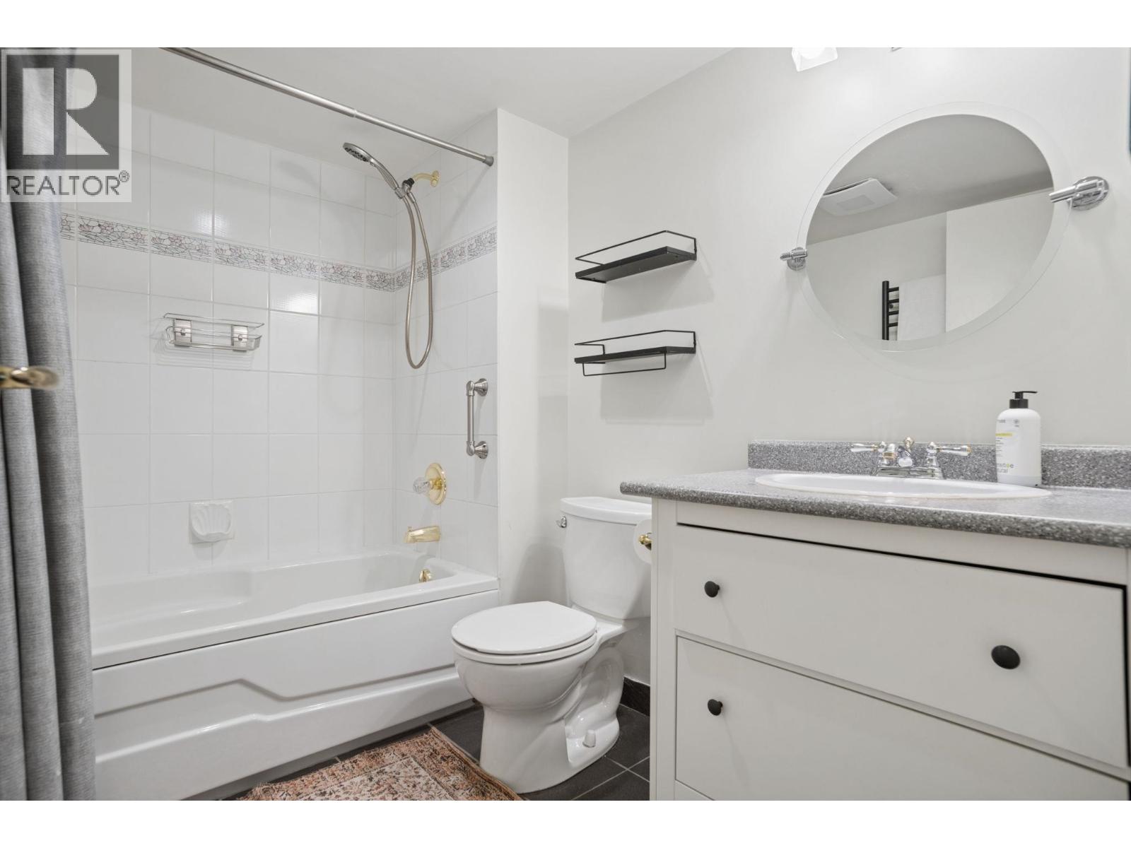 108 1655 Augusta Avenue Property Photo 19