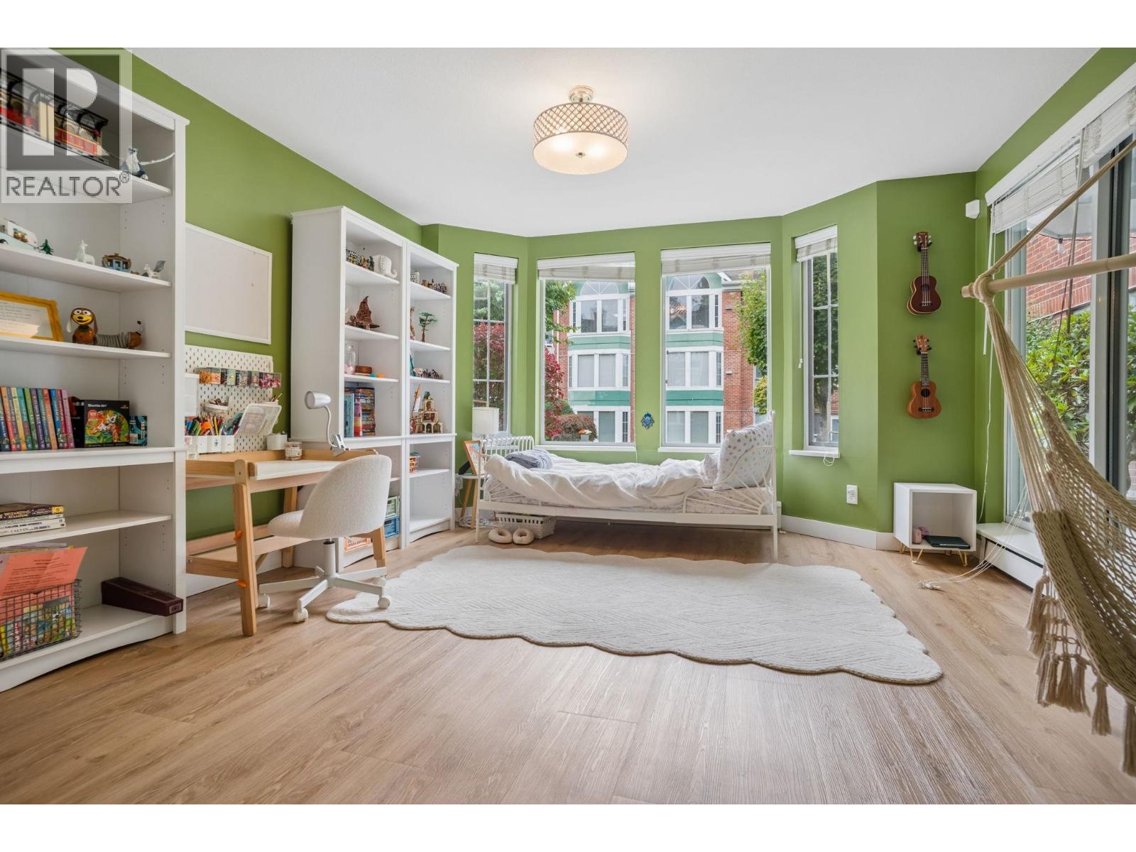 108 1655 Augusta Avenue Property Photo 20