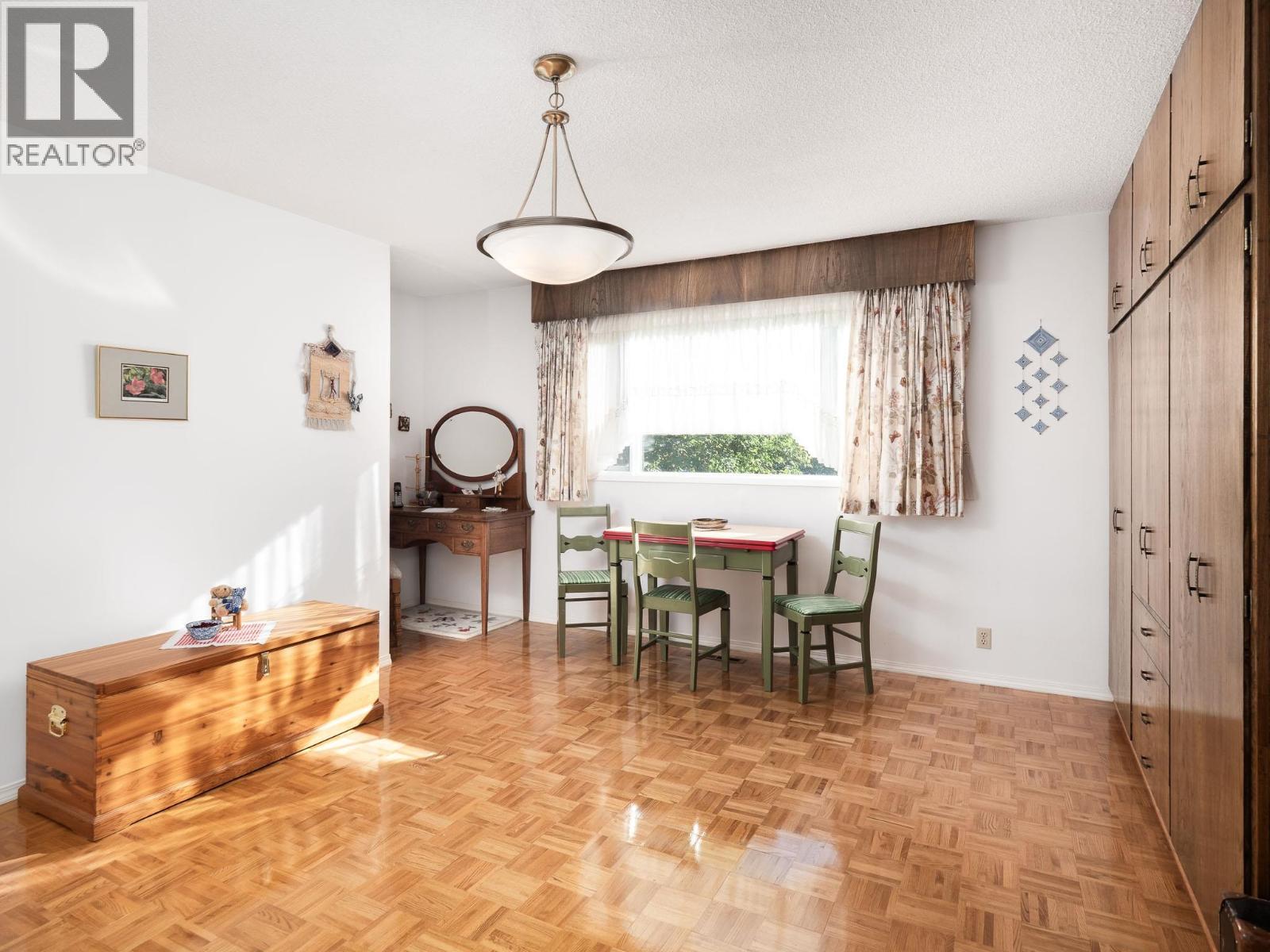 1688 Aintree Drive Property Photo 13