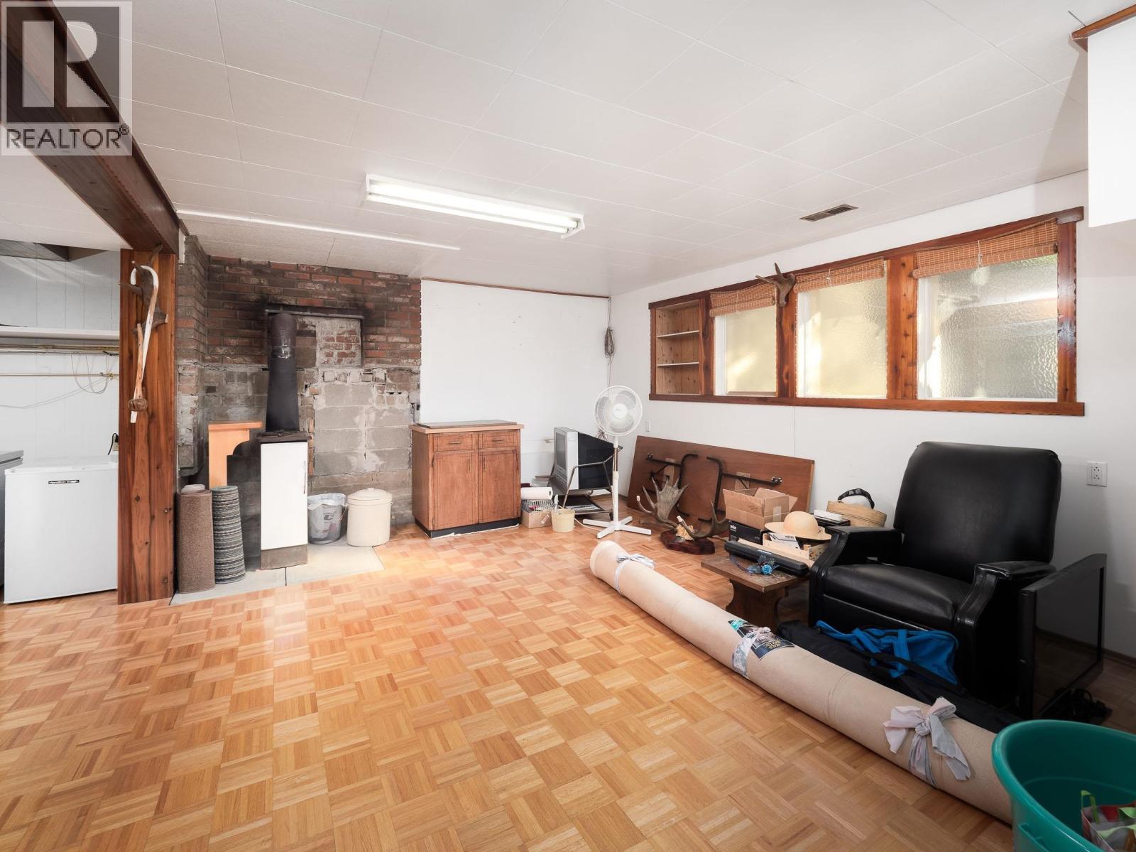 1688 Aintree Drive Property Photo 18