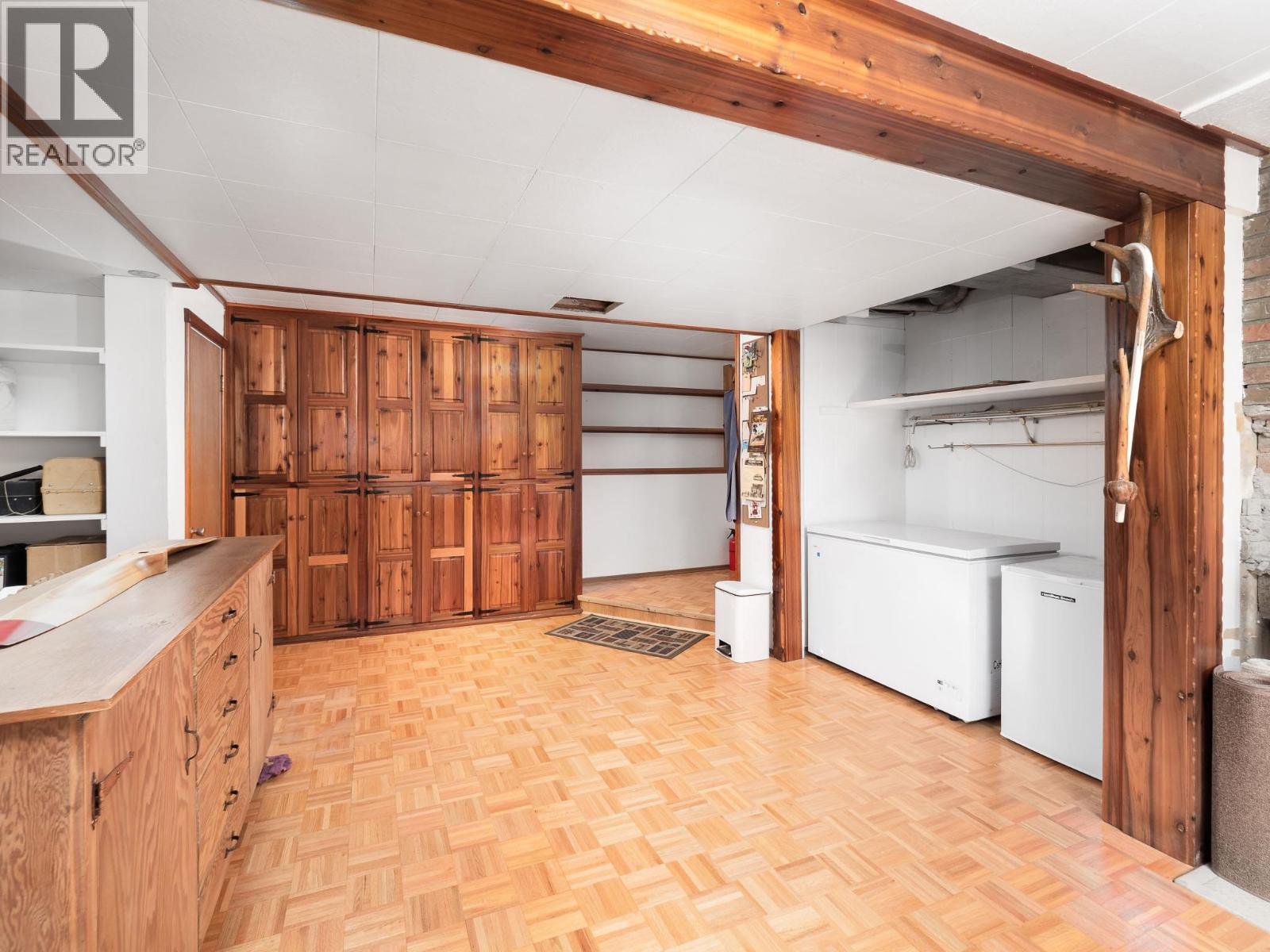 1688 Aintree Drive Property Photo 19