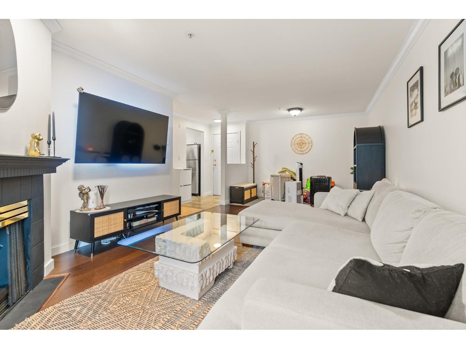 323 15268 105 Avenue Property Photo 7